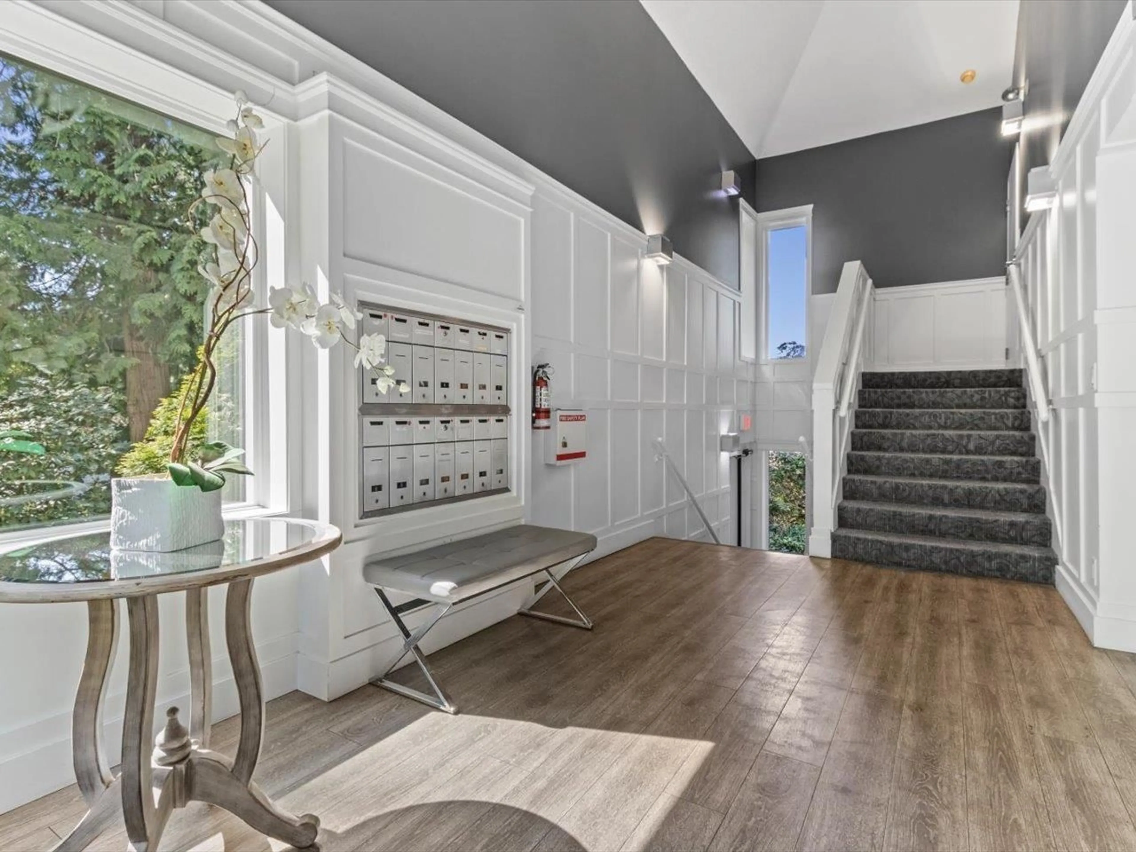 Indoor entryway for 2 - 14065 NICO WYND, Surrey British Columbia V4P1J2