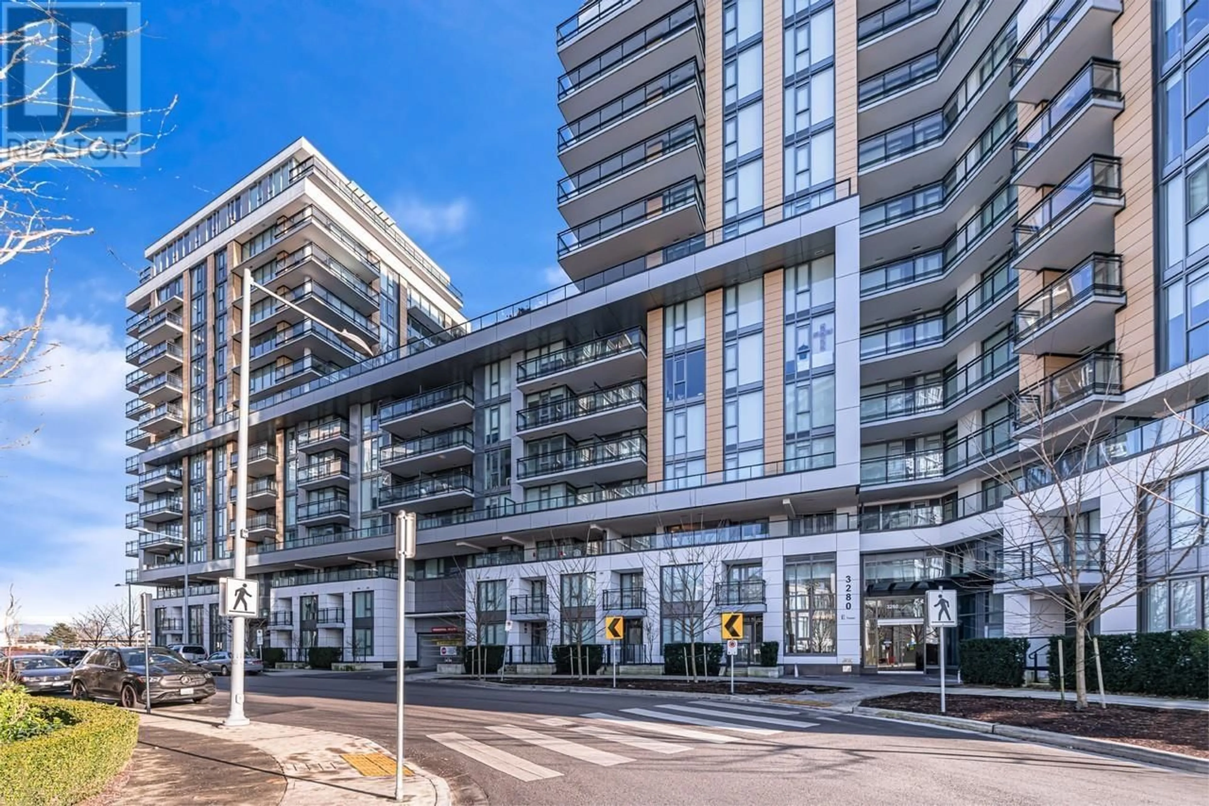 Indoor foyer for 501 - 3200 CORVETTE WAY, Richmond British Columbia V6X0T8