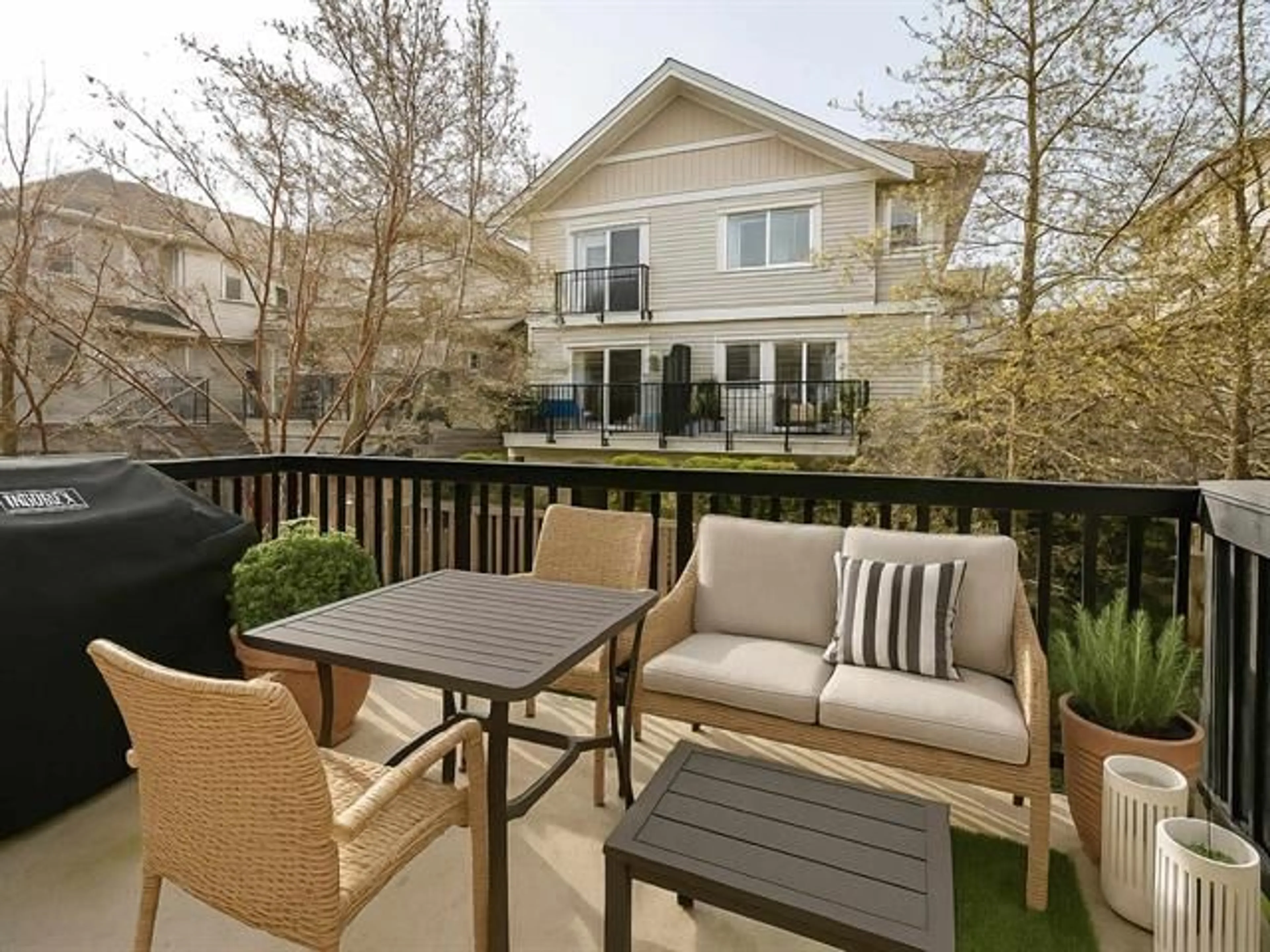 Patio, street for 30 - 21535 88, Langley British Columbia V1M4E5