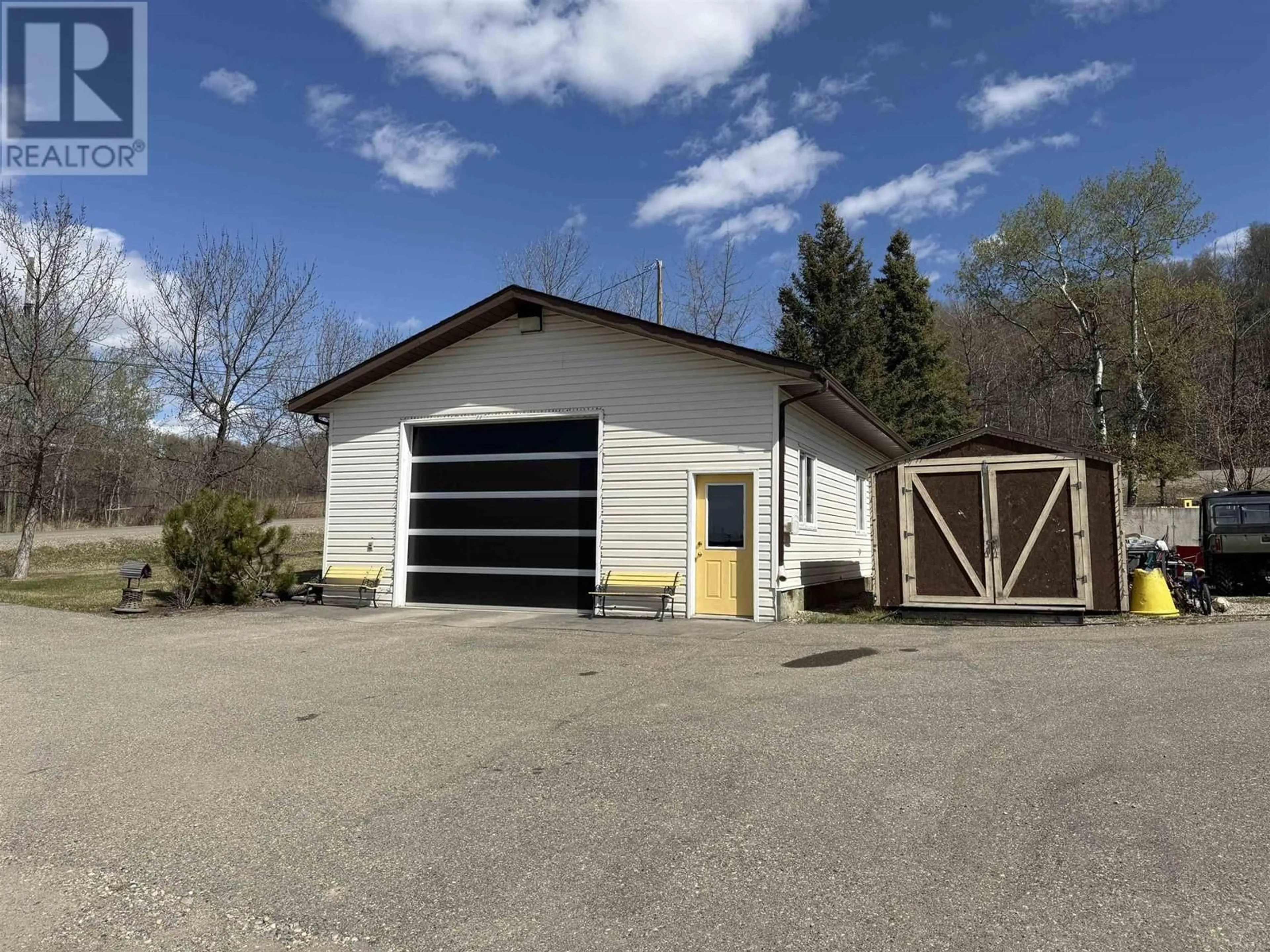 Indoor garage for 12207 244 ROAD, Fort St. John British Columbia V1J4J3