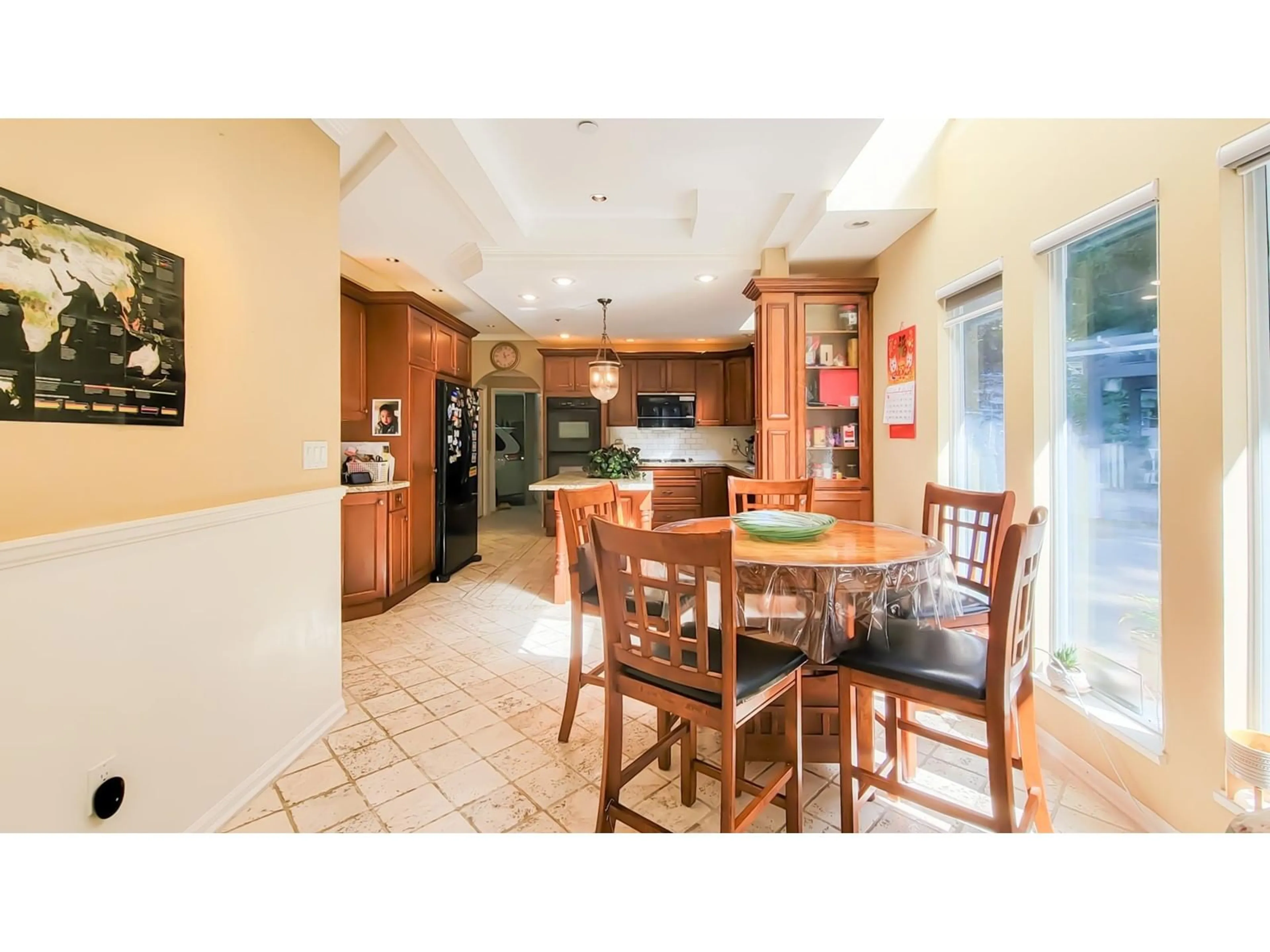 Open concept kitchen, ceramic/tile floor for 2198 129B, Surrey British Columbia V4A7N6