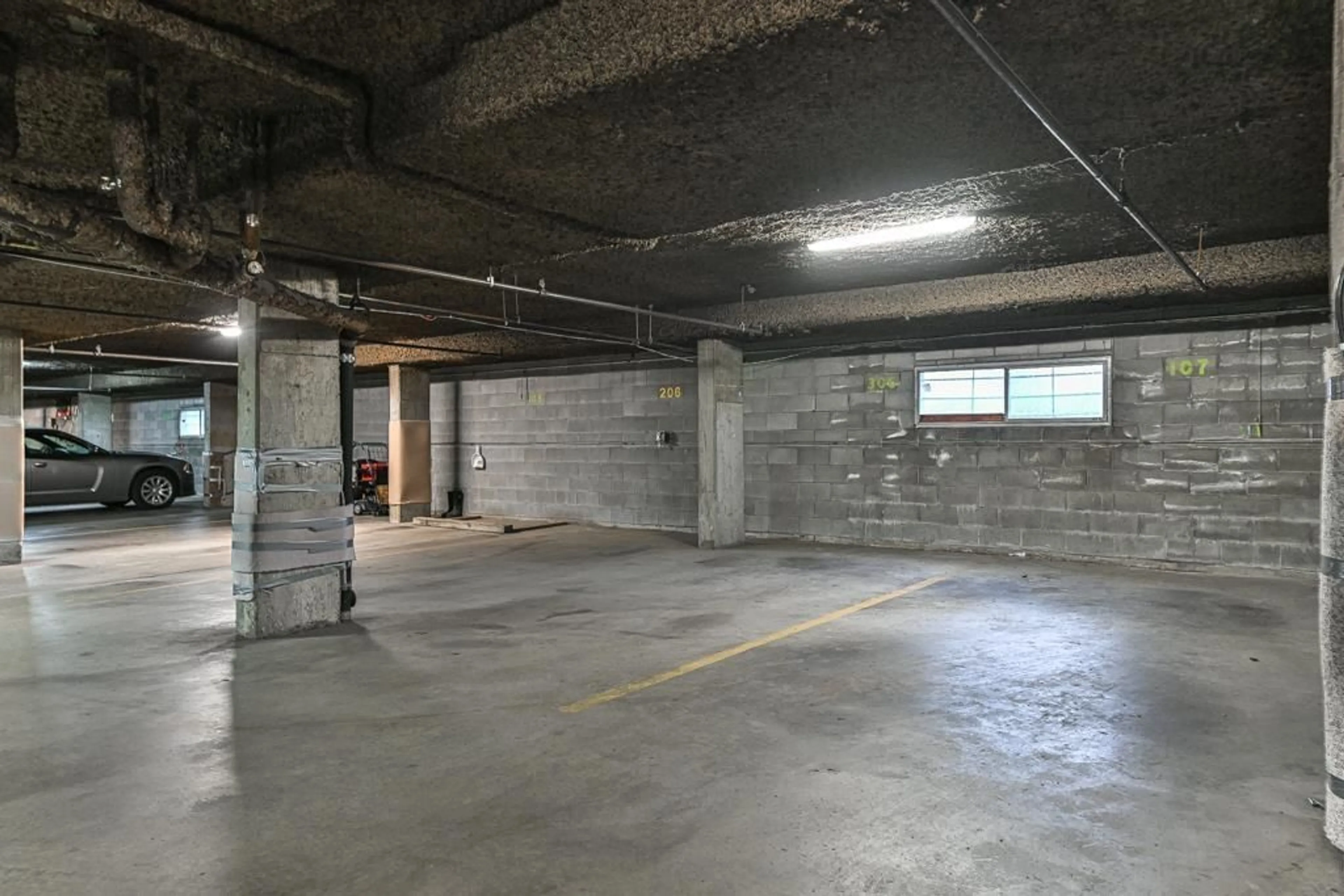 Indoor garage for 107 - 32040 PEARDONVILLE, Abbotsford British Columbia V2T6N8