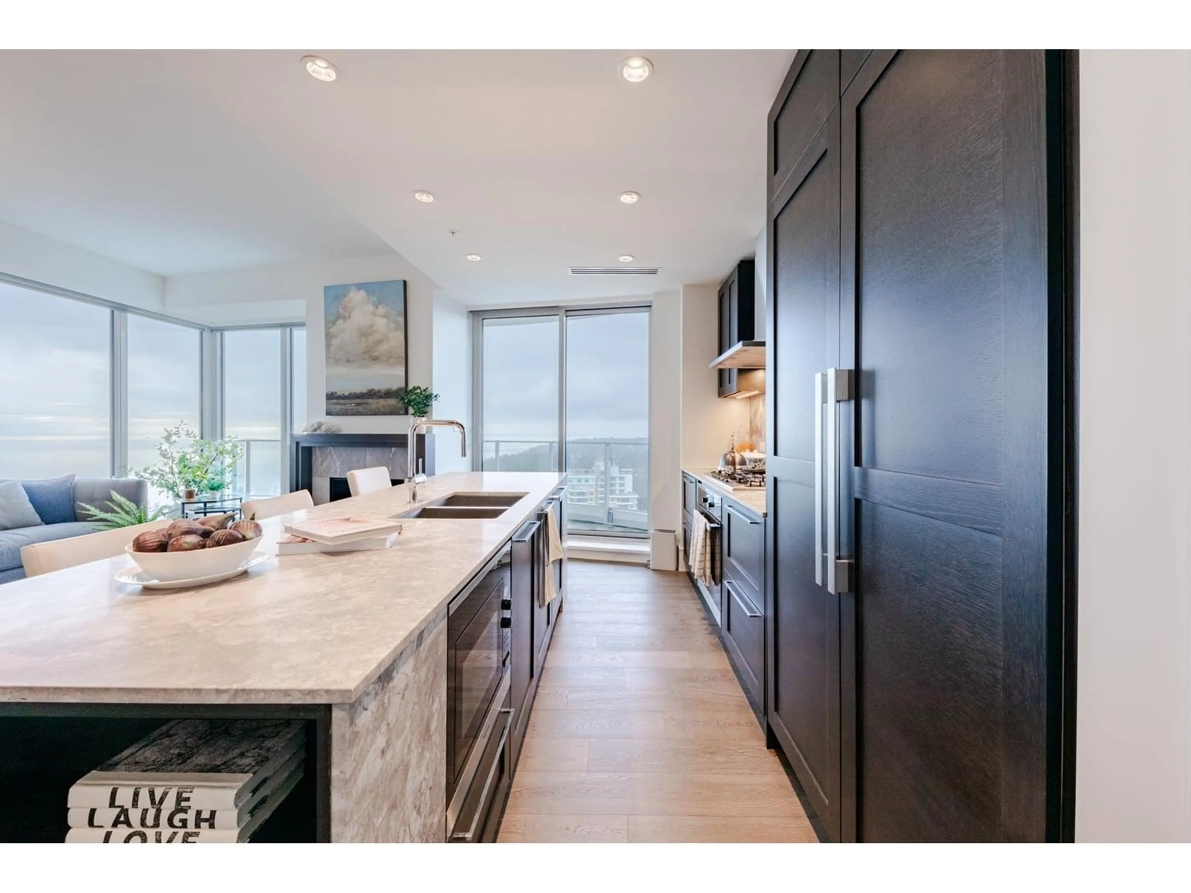 Open concept kitchen, unknown for 2002 - 1500 MARTIN, White Rock British Columbia V4B0C2