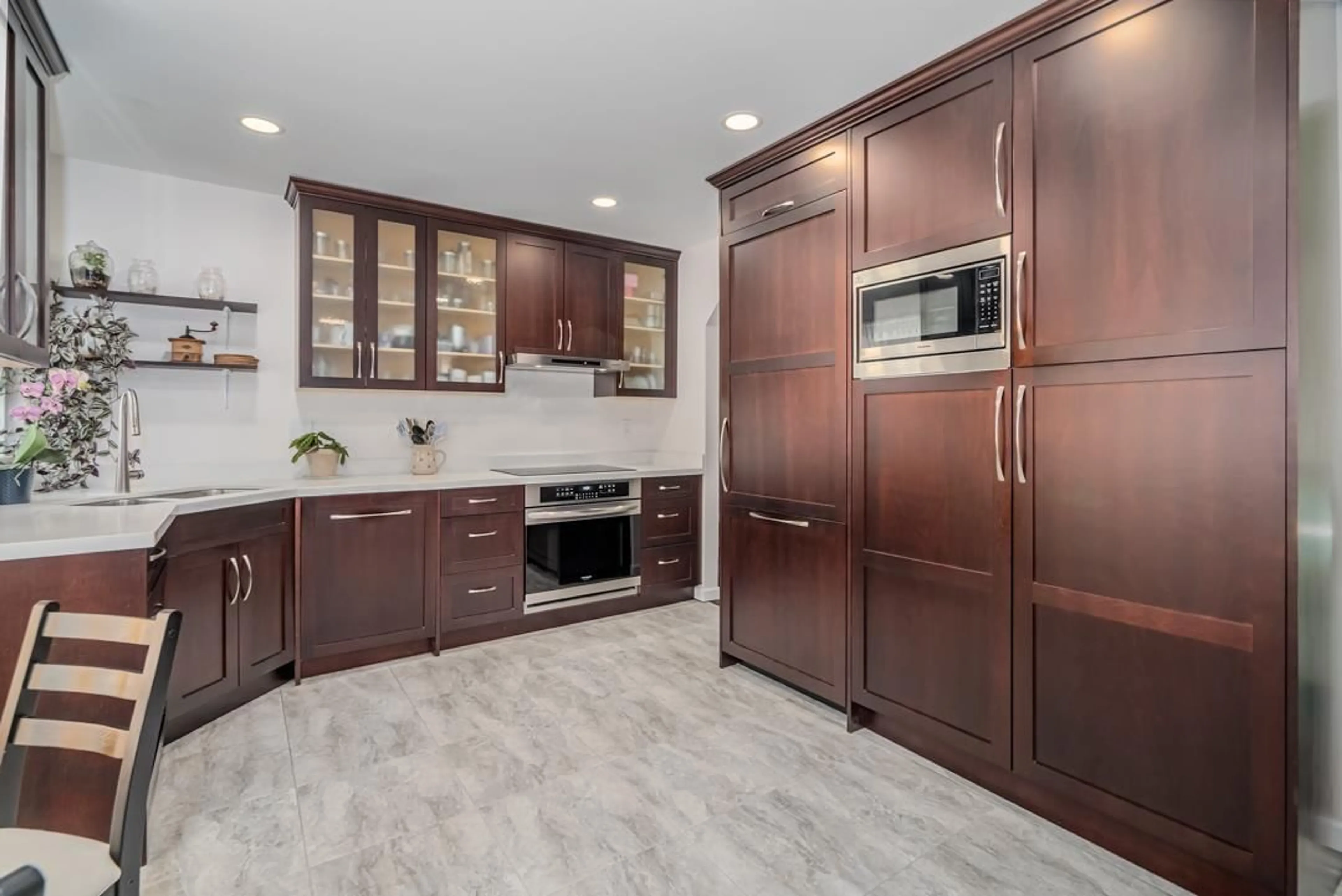 Open concept kitchen, ceramic/tile floor for 201 - 10584 153, Surrey British Columbia V3R9V1