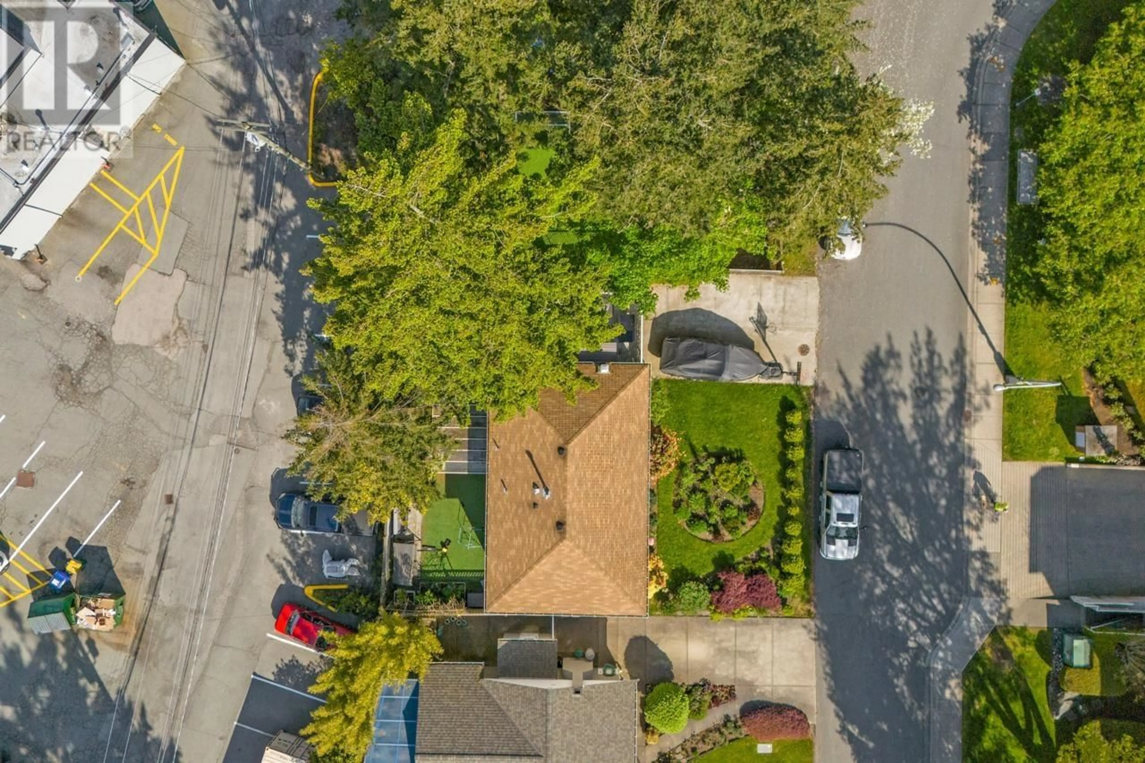 A pic from outside/outdoor area/front of a property/back of a property/a pic from drone, street for 1279 HUNTER ROAD, Delta British Columbia V4L1Y9