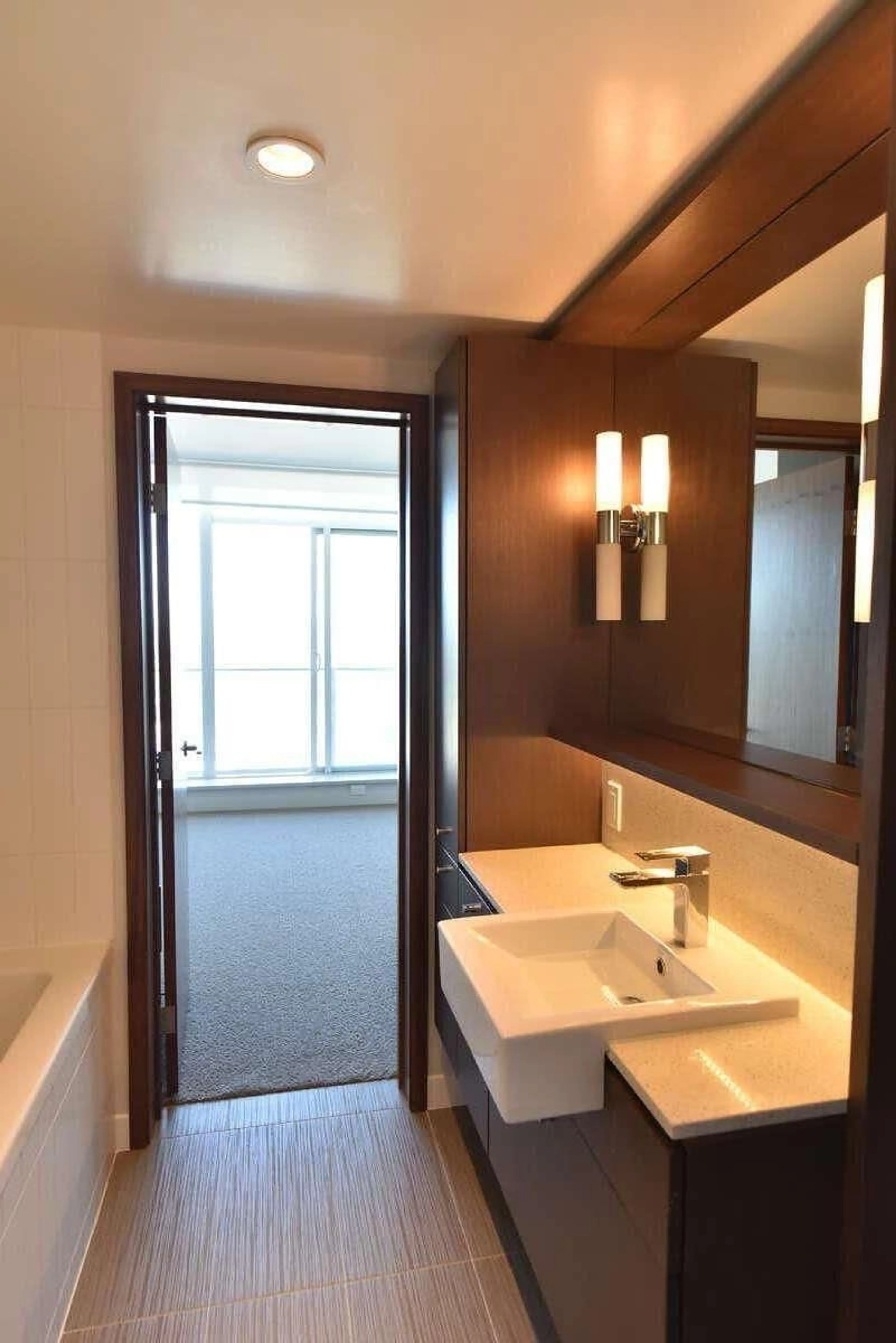 Standard bathroom, unknown for 4304 - 13495 CENTRAL, Surrey British Columbia V3T0K2