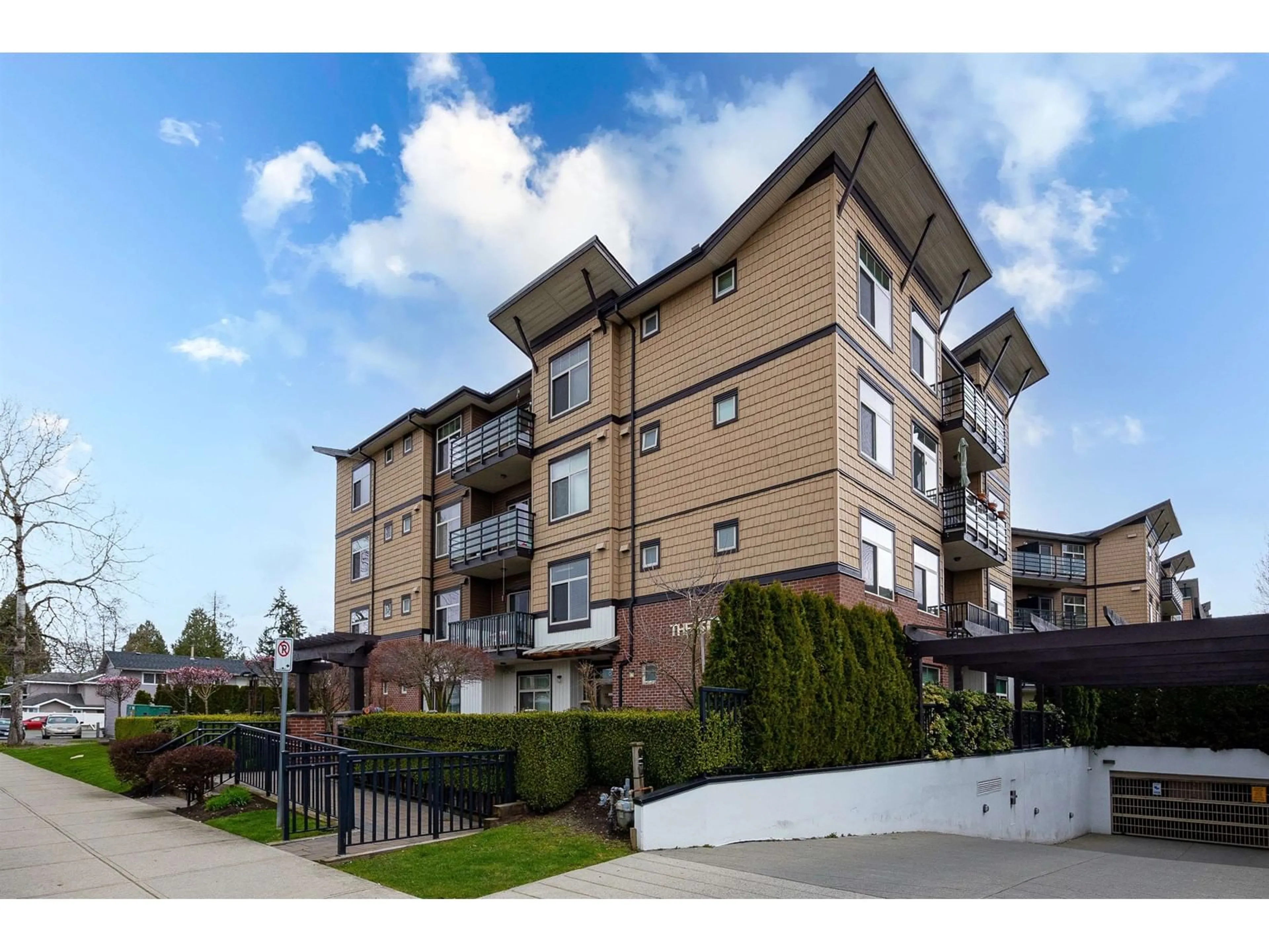 Unknown for 304 - 8168 120A, Surrey British Columbia V3W3P3