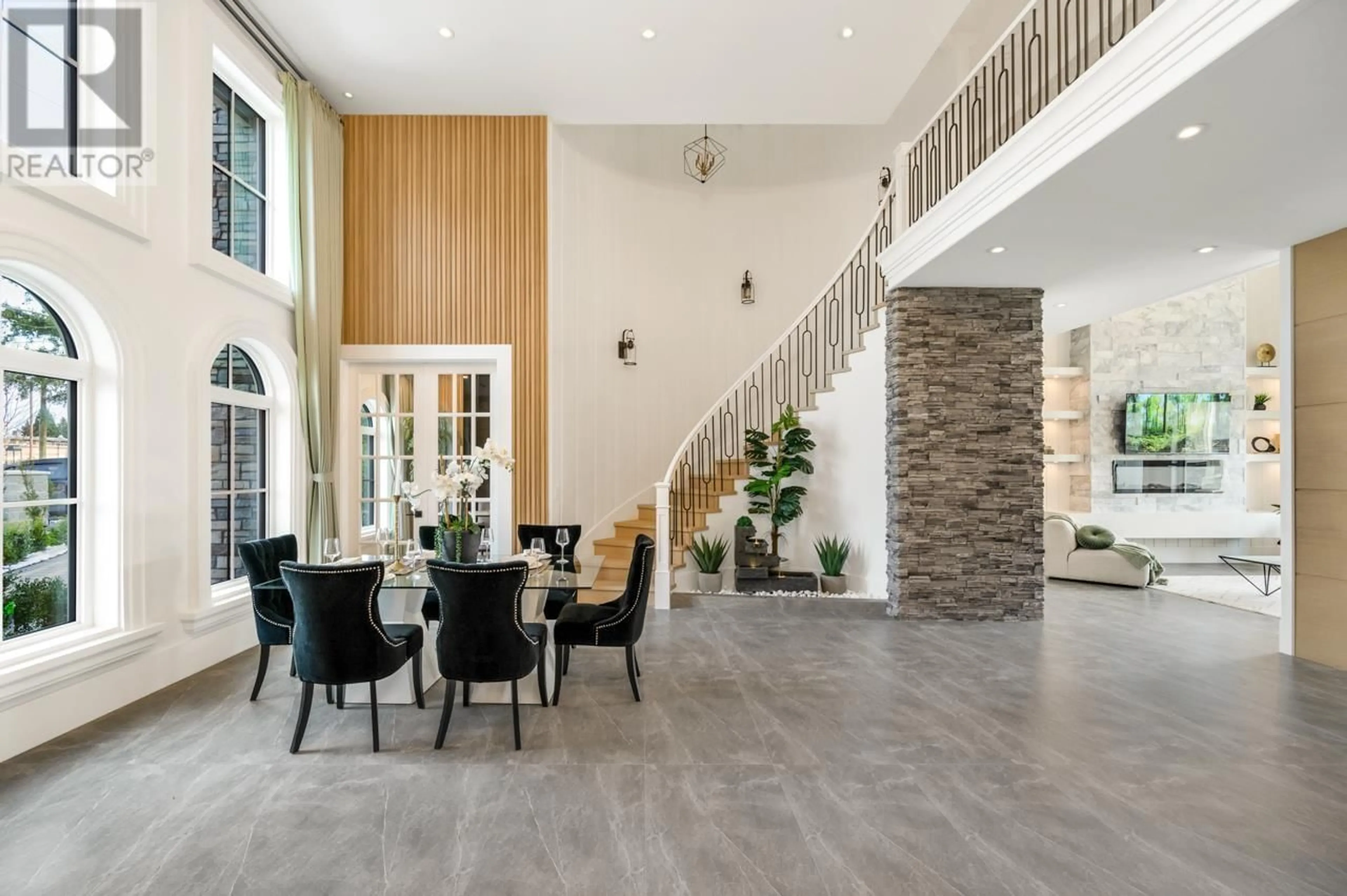 Indoor foyer for 8151 LUNDY ROAD, Richmond British Columbia V6Y2H4