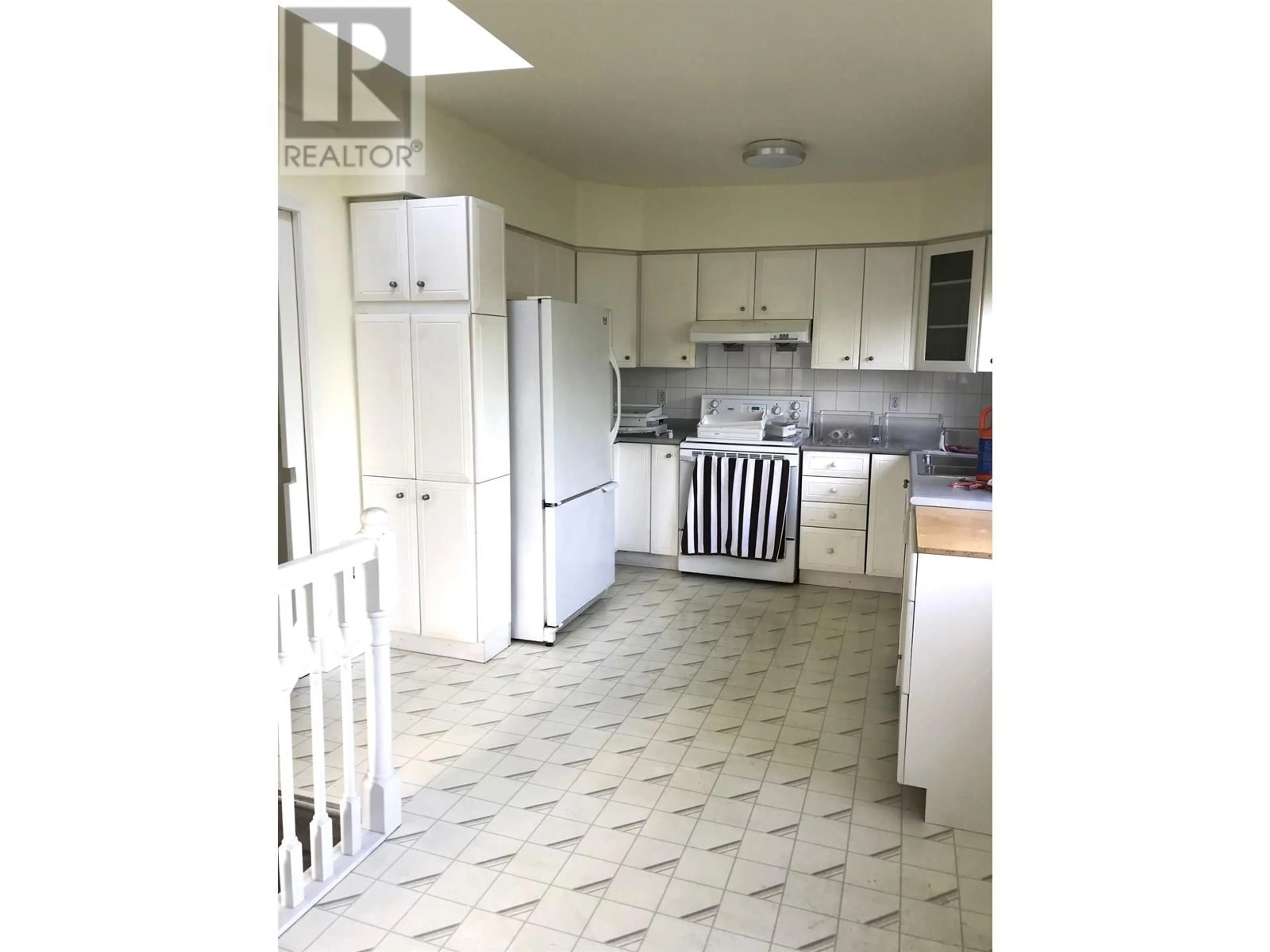 Unknown for 156 53RD AVENUE, Vancouver British Columbia V5X1H8