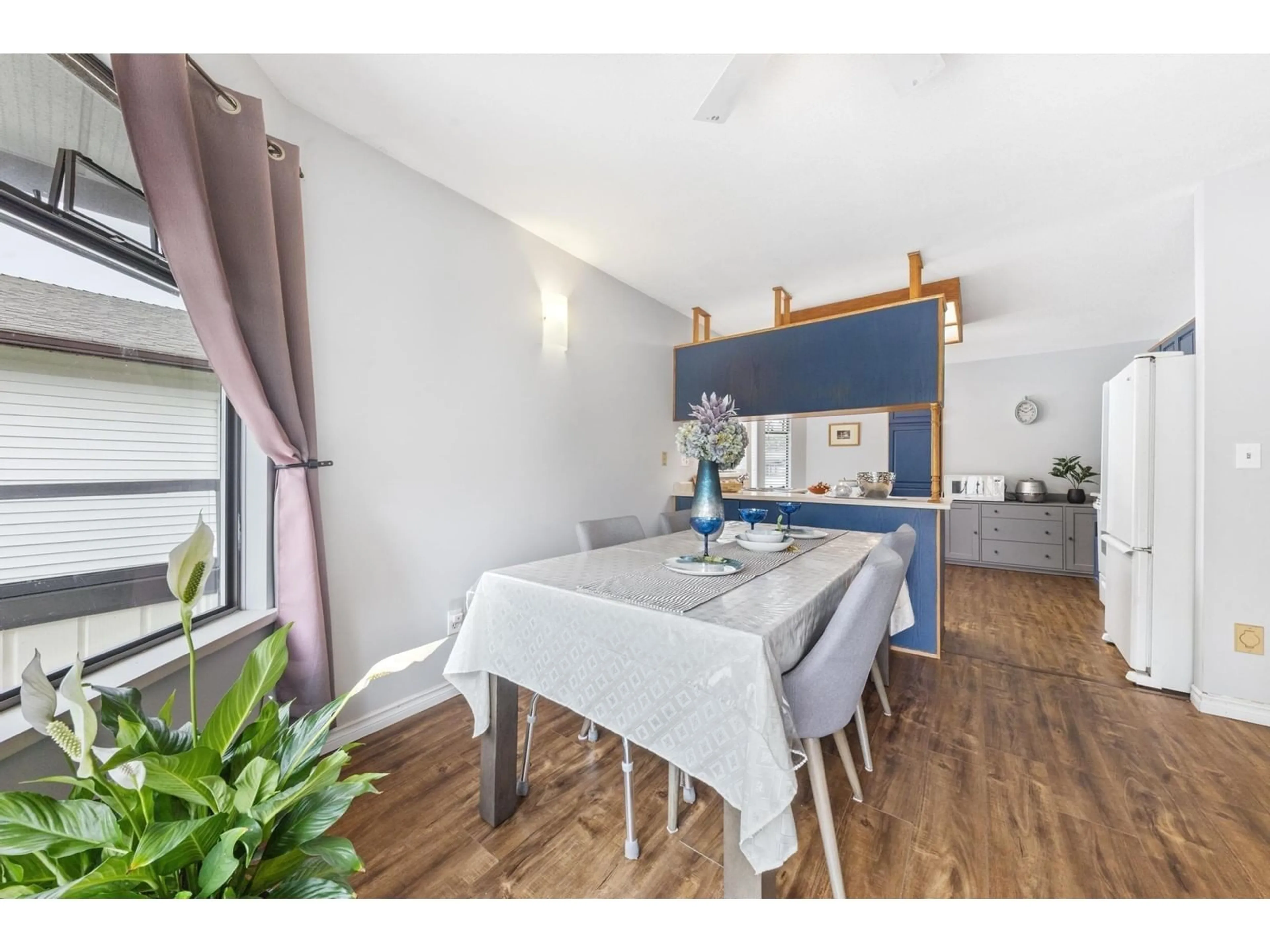 Dining room, wood/laminate floor for 236 - 15153 98, Surrey British Columbia V3R9M8