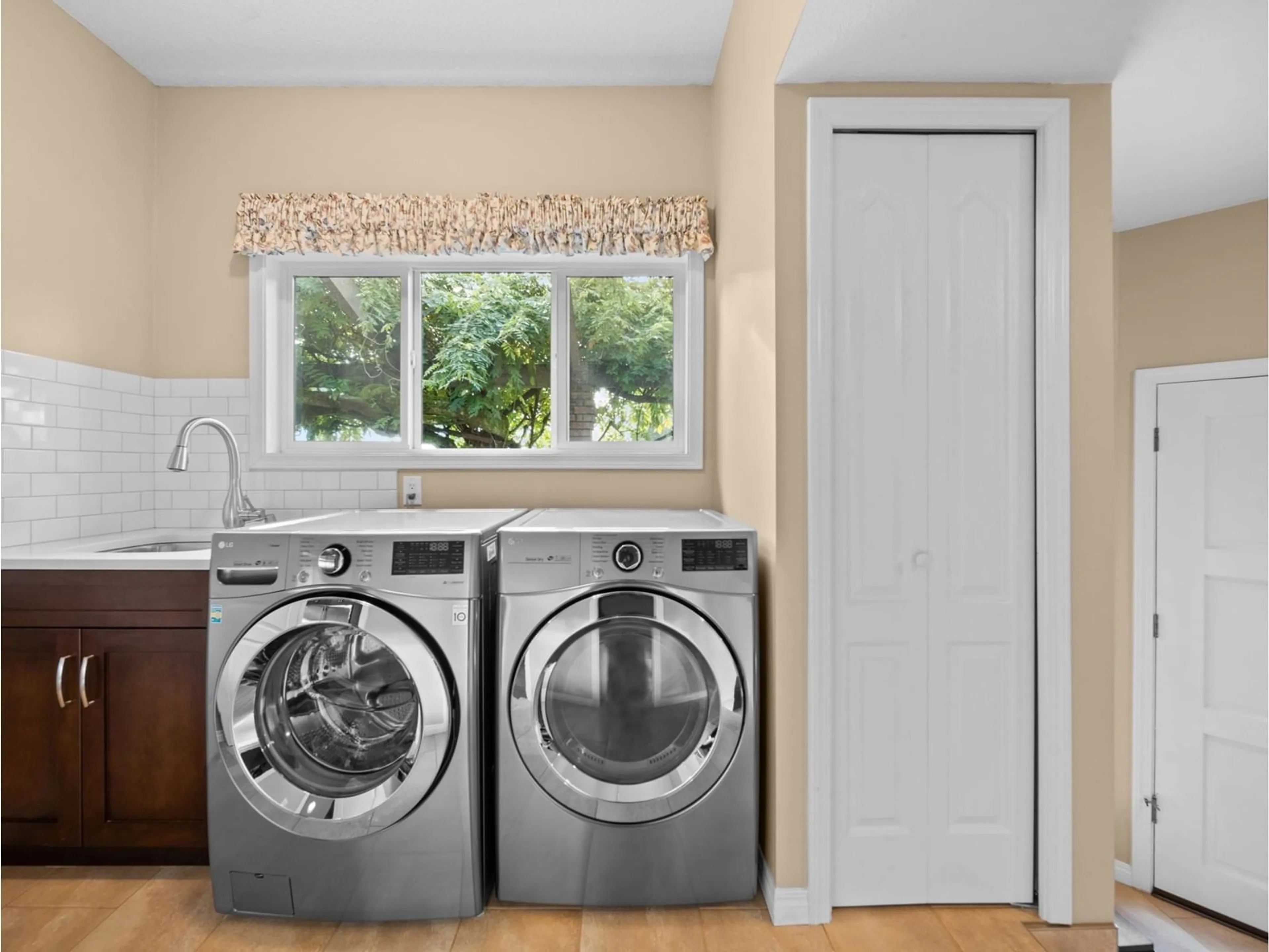 Laundry room for 22383 96, Langley British Columbia V1M3T6