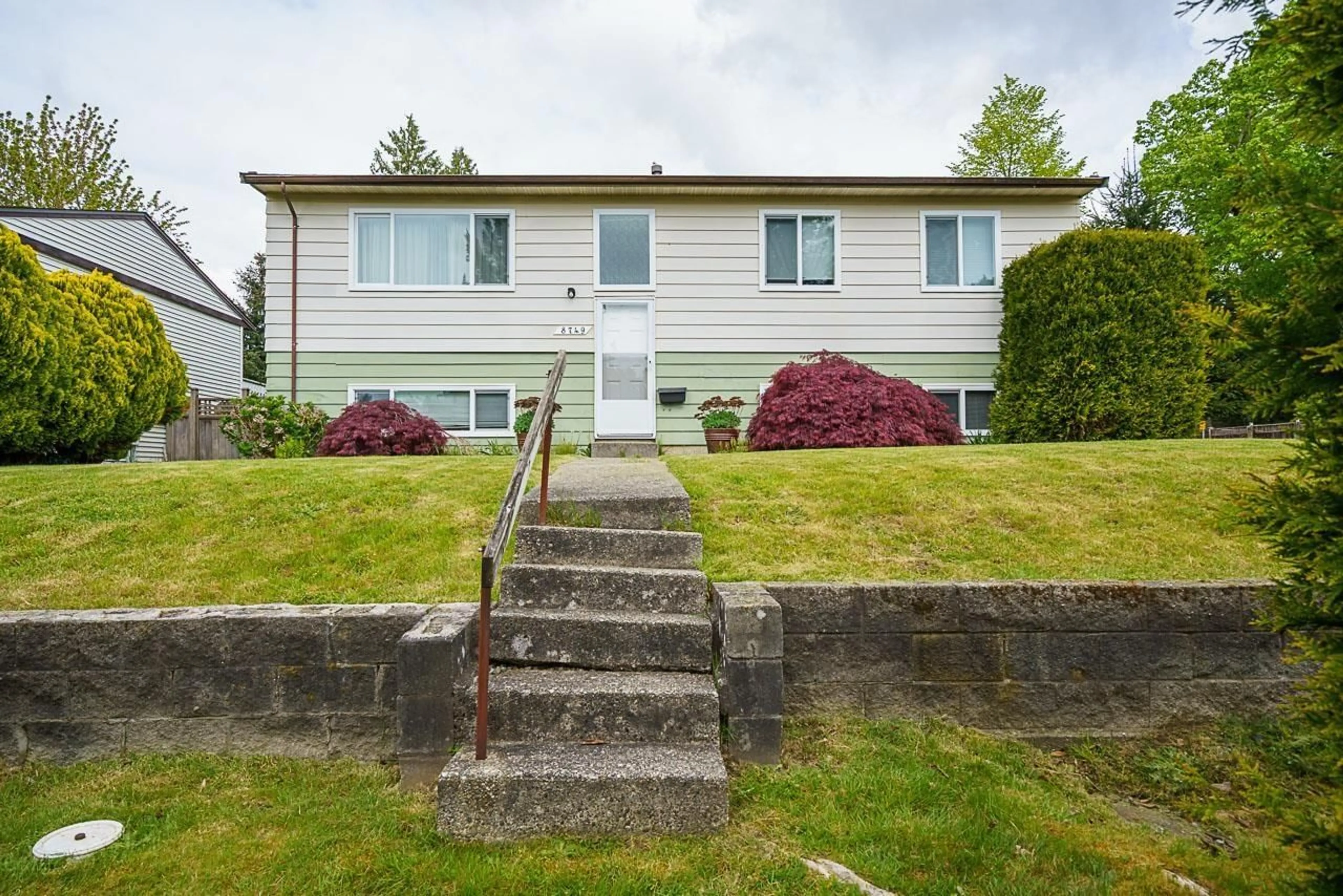 Home with vinyl exterior material, unknown for 8749 MILTON, Surrey British Columbia V3S5G9