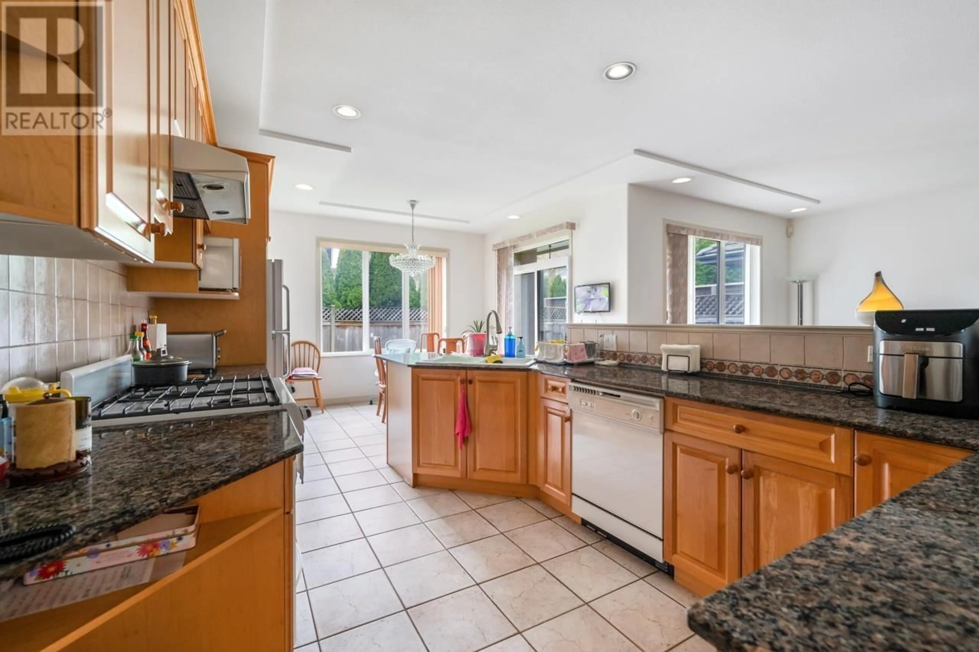 Open concept kitchen, ceramic/tile floor for 3520 JOHNSON AVENUE, Richmond British Columbia V7C5R2