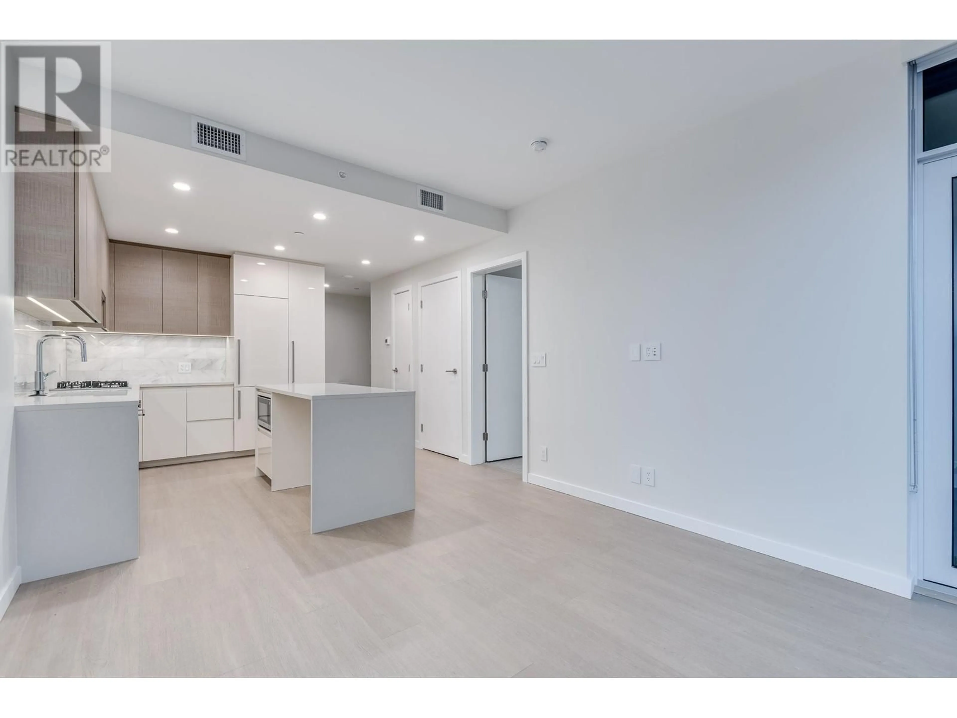 Unknown for 3511 - 2108 GILMORE AVENUE, Burnaby British Columbia V5C0N8