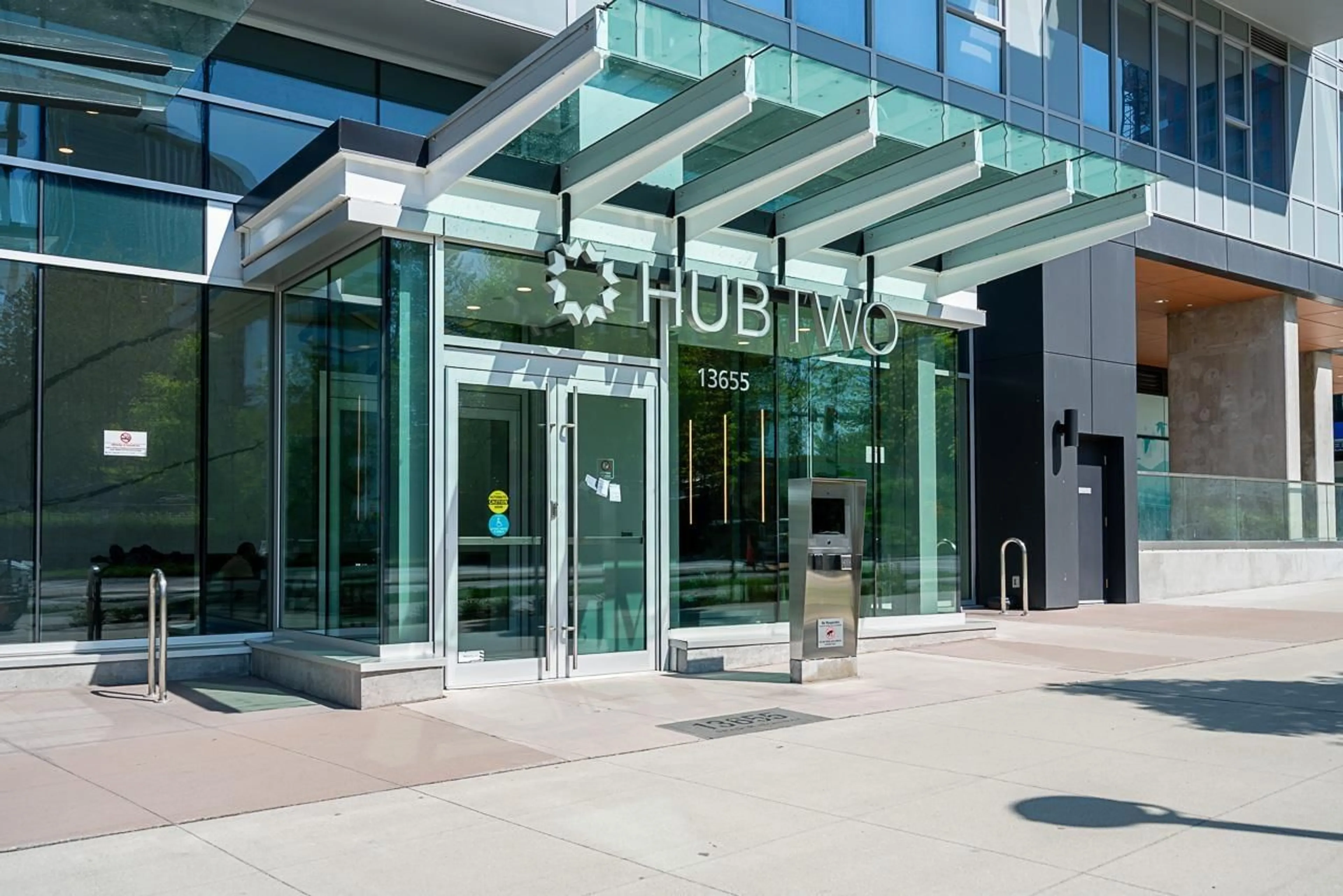 Indoor foyer for 608 - 13655 FRASER, Surrey British Columbia V3T0P8