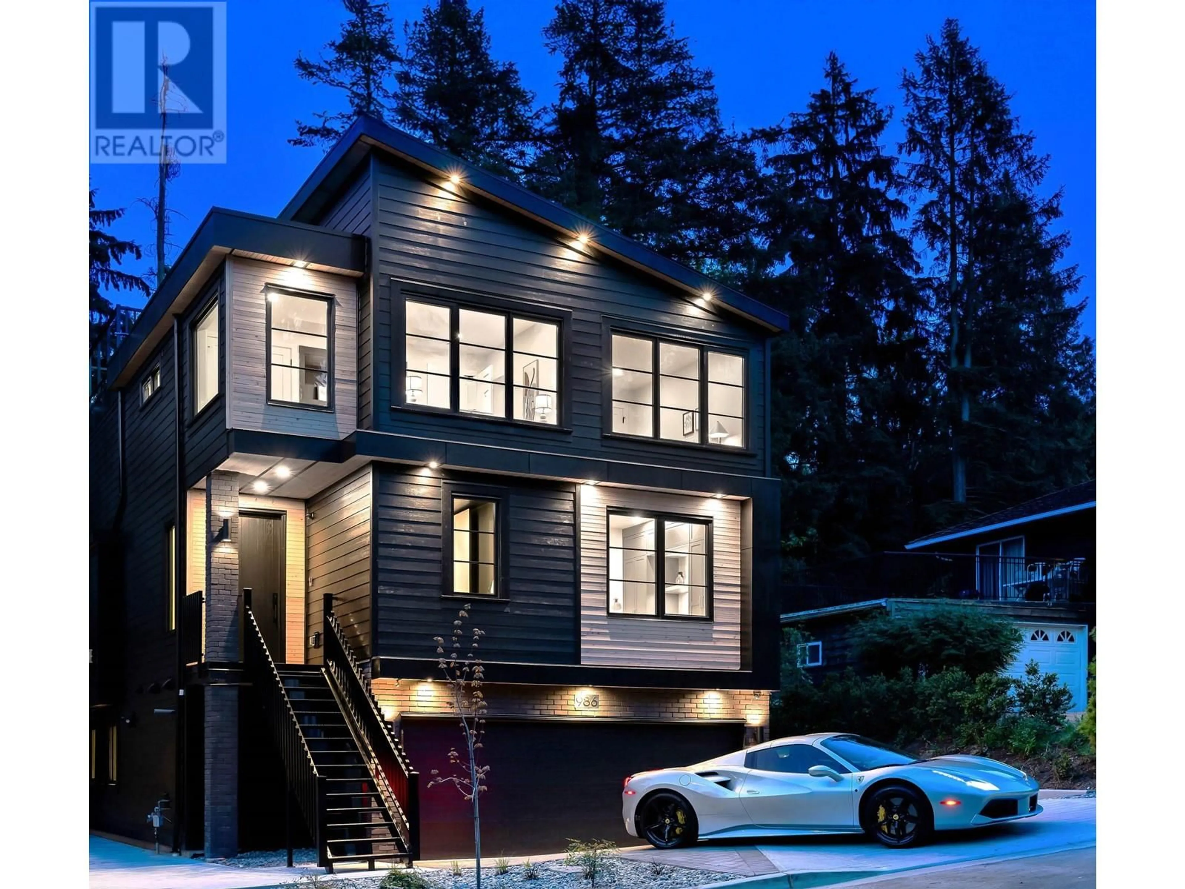 Home with vinyl exterior material, street for 986 SEAFORTH WAY, Port Moody British Columbia V3H1P3
