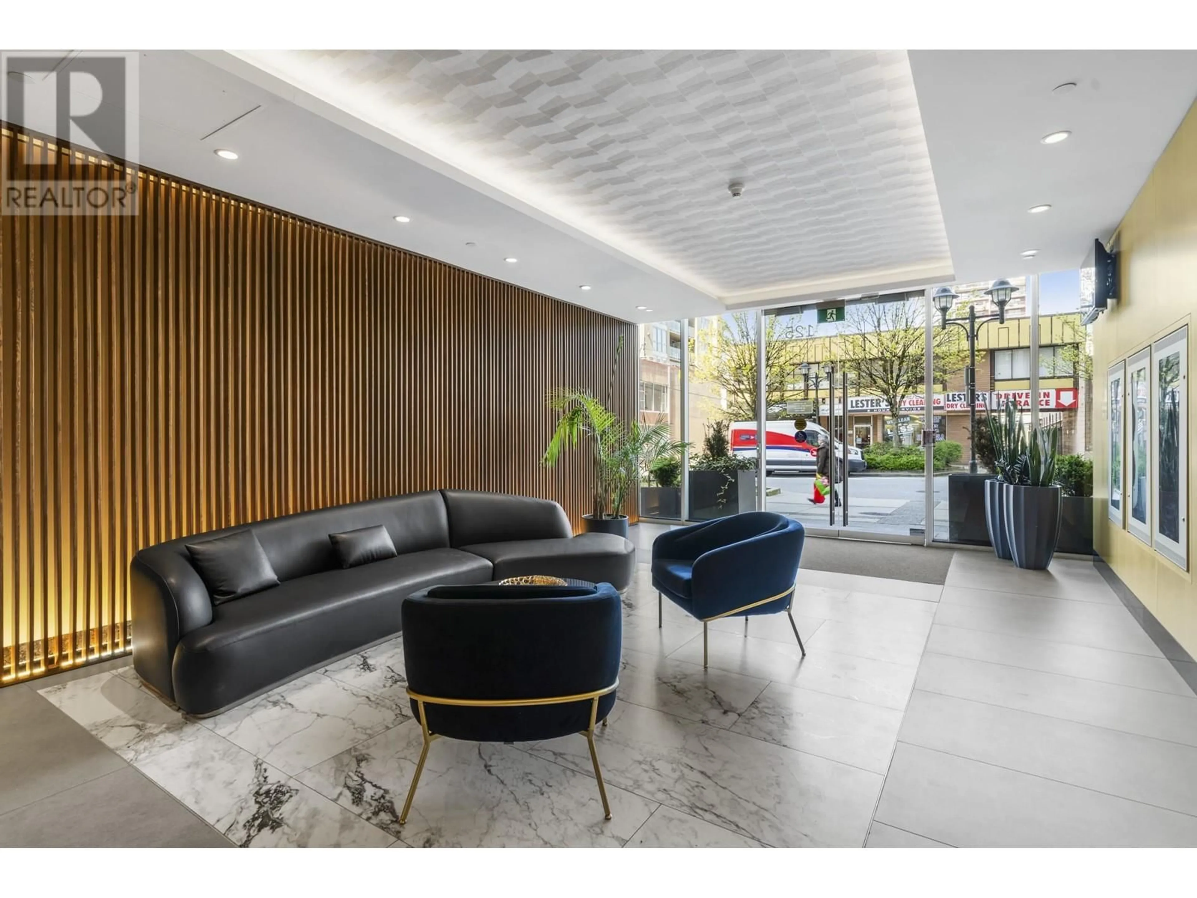 Lobby for 703 - 125 14TH STREET, North Vancouver British Columbia V7L0E6