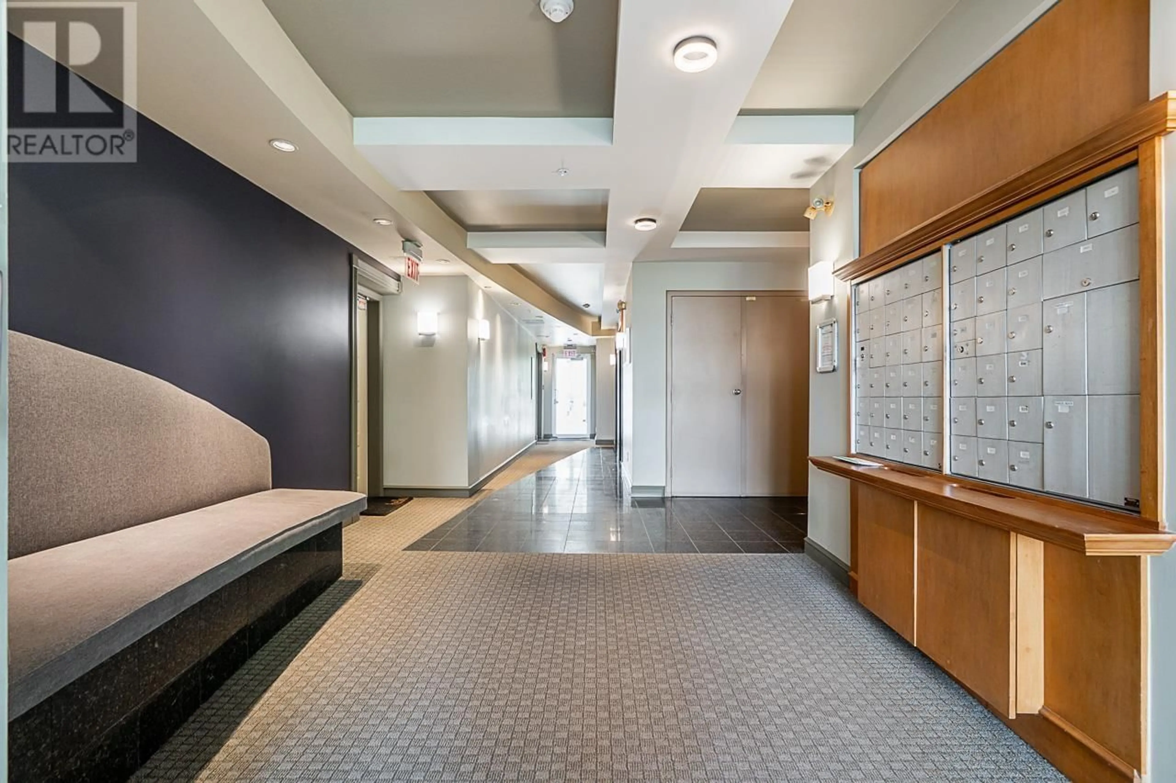 Indoor foyer for 407 - 2028 11TH AVENUE, Vancouver British Columbia V6J2C9