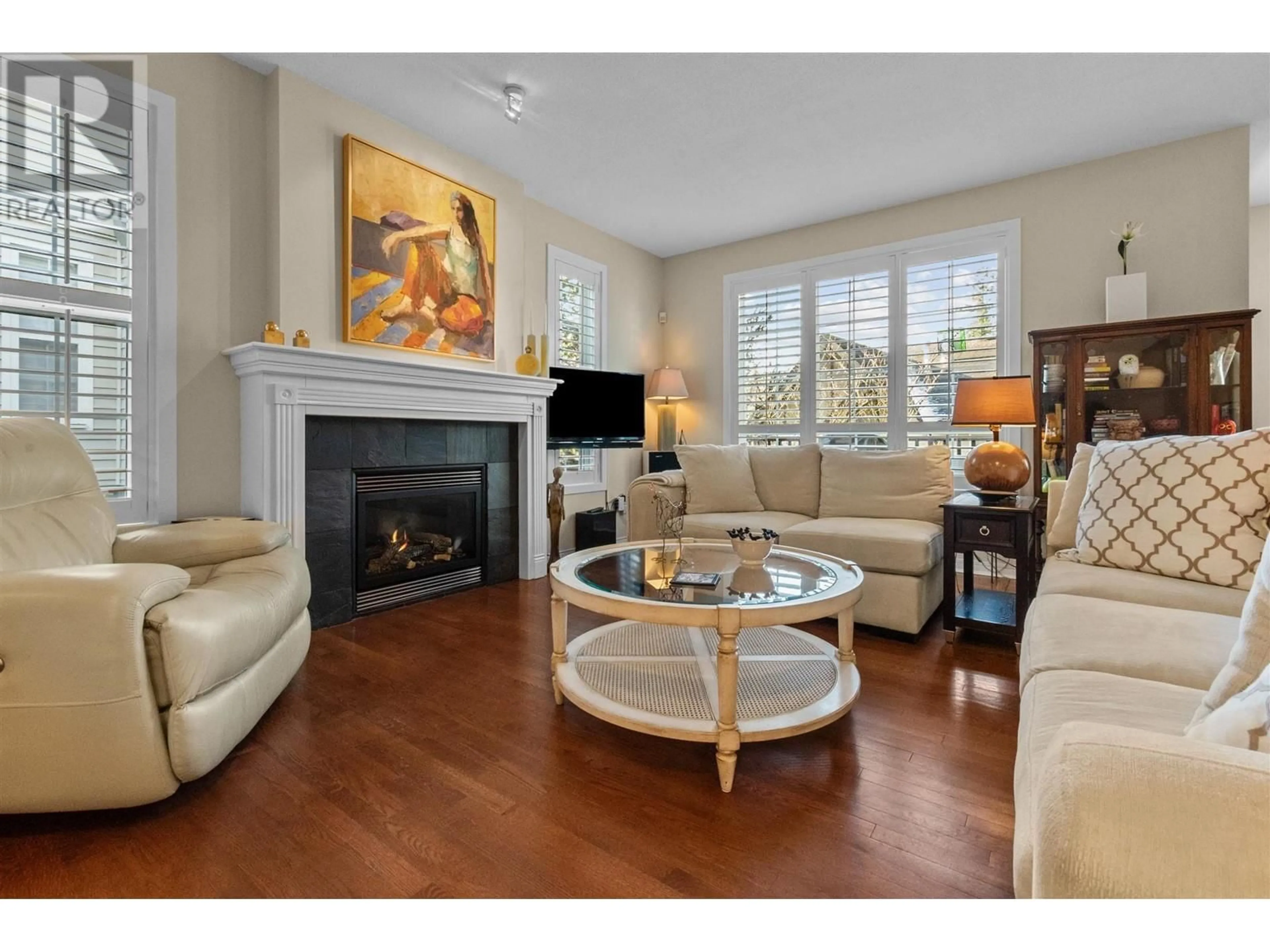 Living room with furniture, wood/laminate floor for 70 - 2200 PANORAMA DRIVE, Port Moody British Columbia V3H5M2