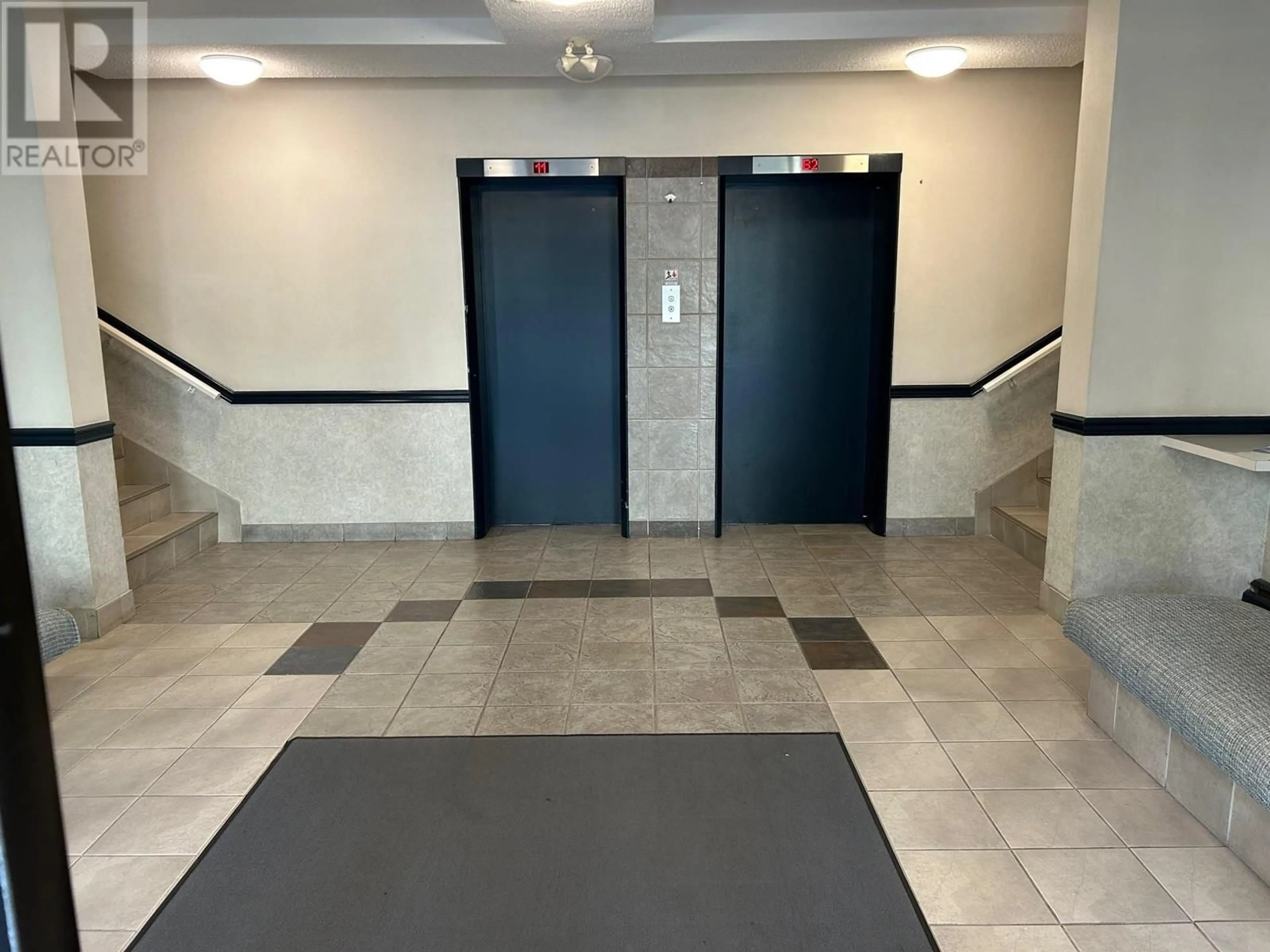 Indoor foyer for 404 - 1720 BARCLAY STREET, Vancouver British Columbia V6C1K4