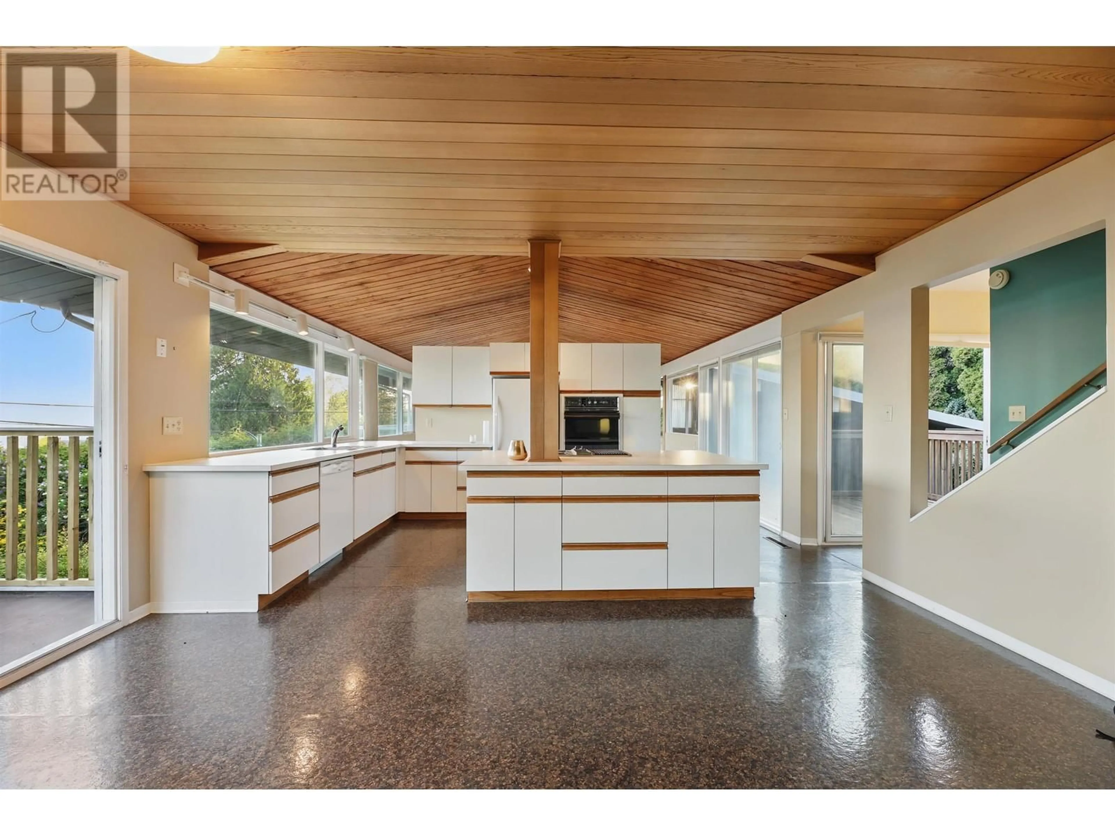 Open concept kitchen, unknown for 3204 THOMPSON CRESCENT, West Vancouver British Columbia V7V3E5