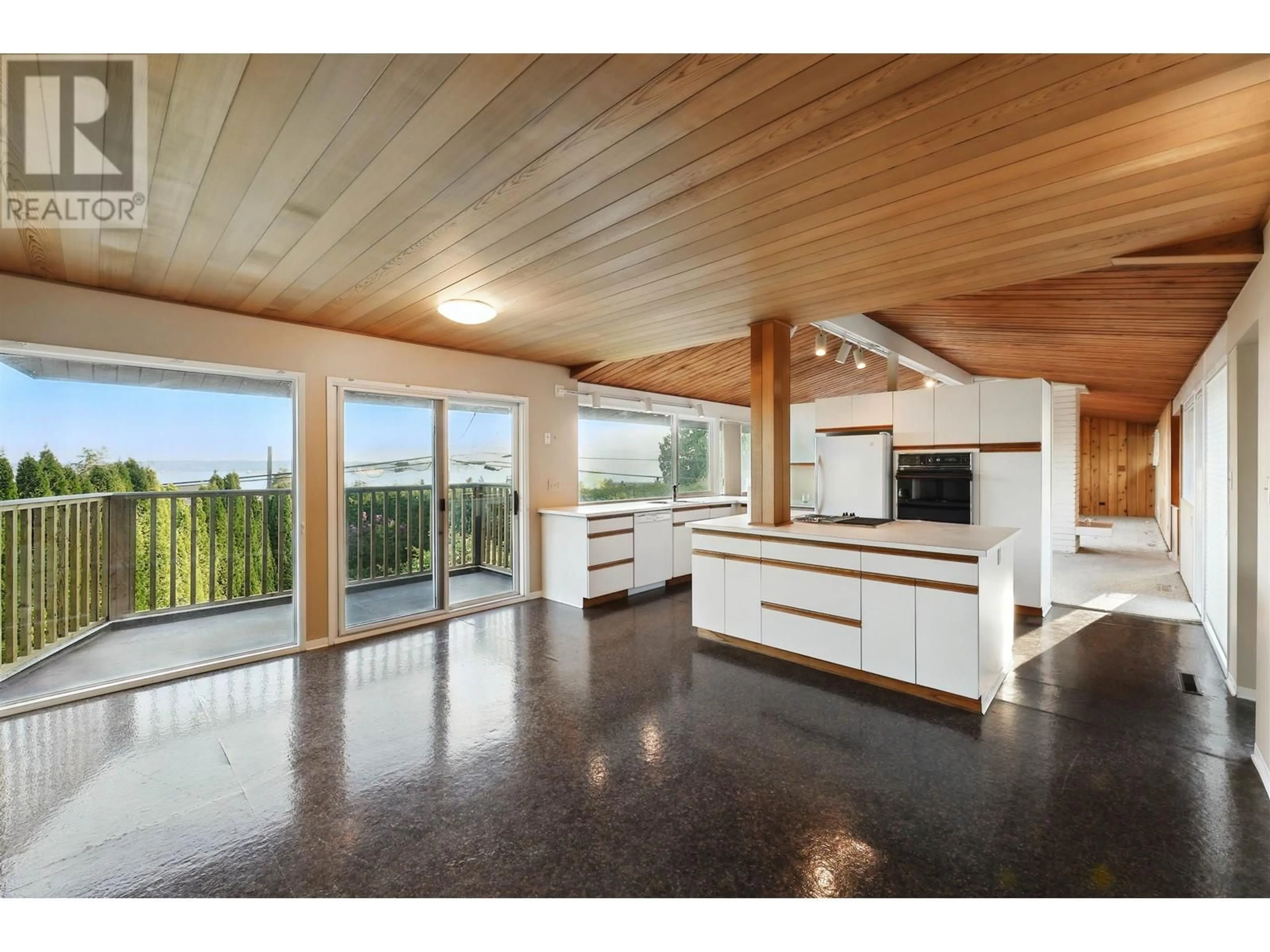 Open concept kitchen, unknown for 3204 THOMPSON CRESCENT, West Vancouver British Columbia V7V3E5
