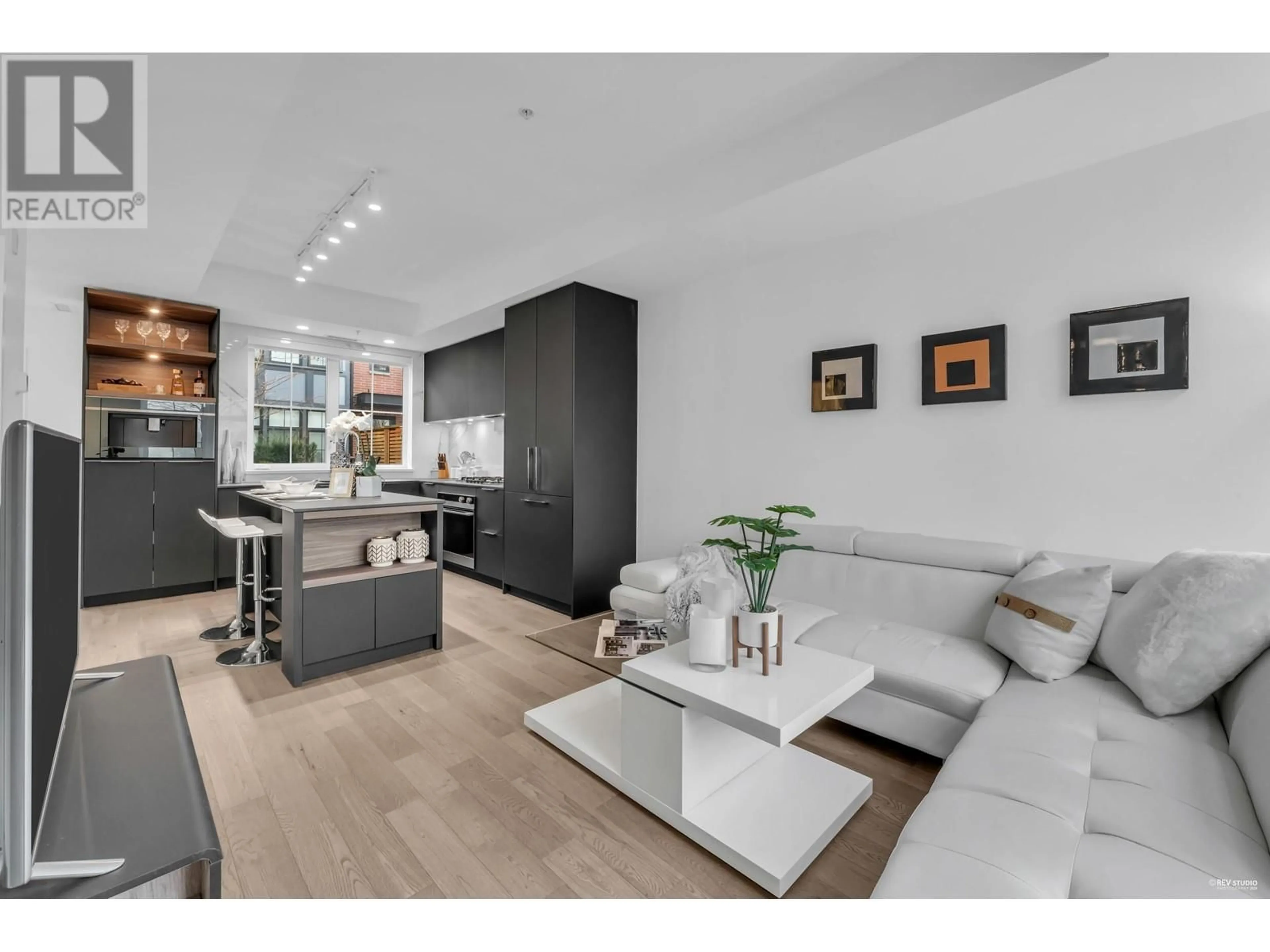 Living room with furniture, unknown for 118 - 2070 CURLING ROAD, North Vancouver British Columbia V7P0C9