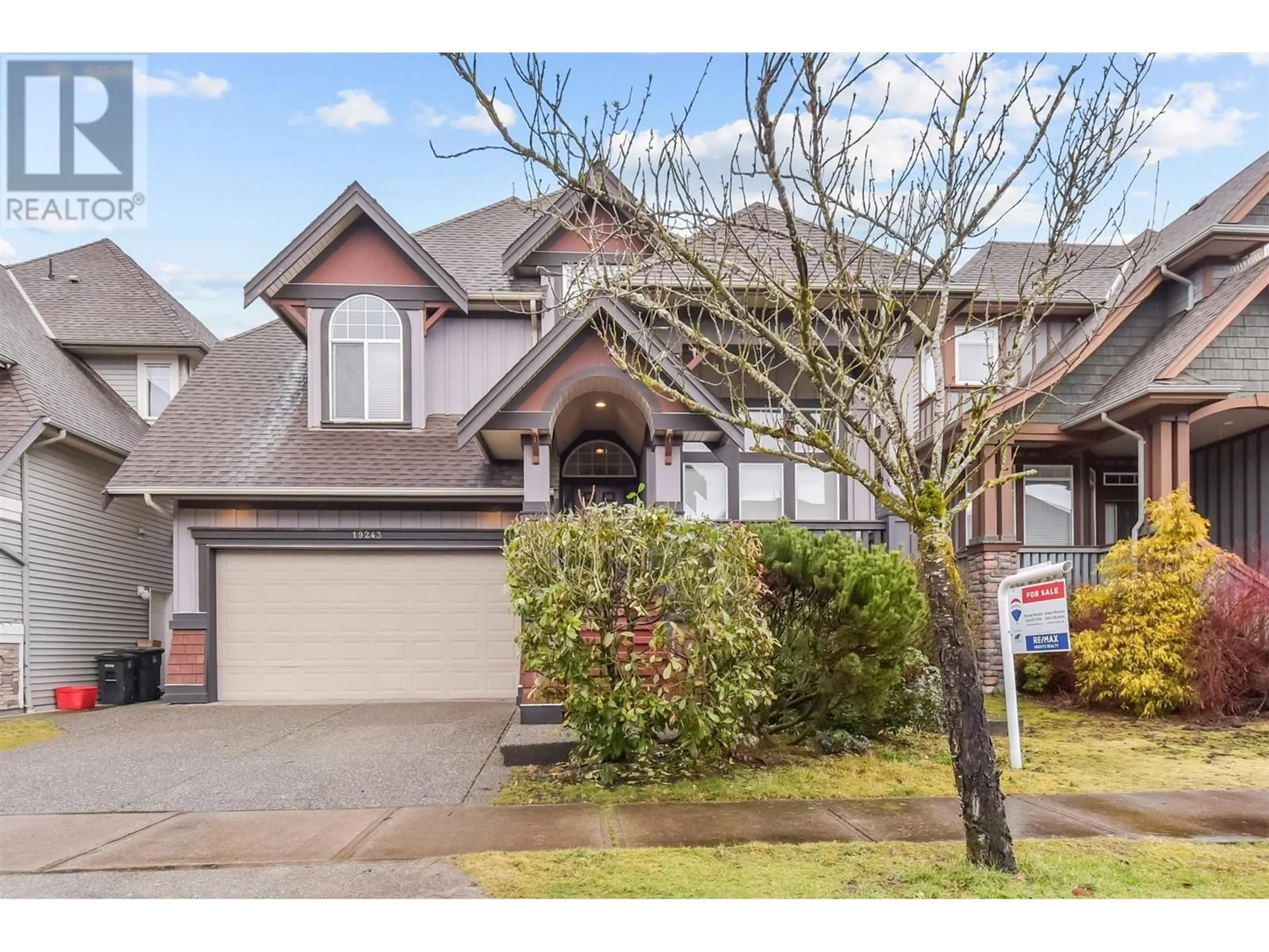 Home with vinyl exterior material, street for 19243 FIELDSTONE WALK, Pitt Meadows British Columbia V3Y2X1