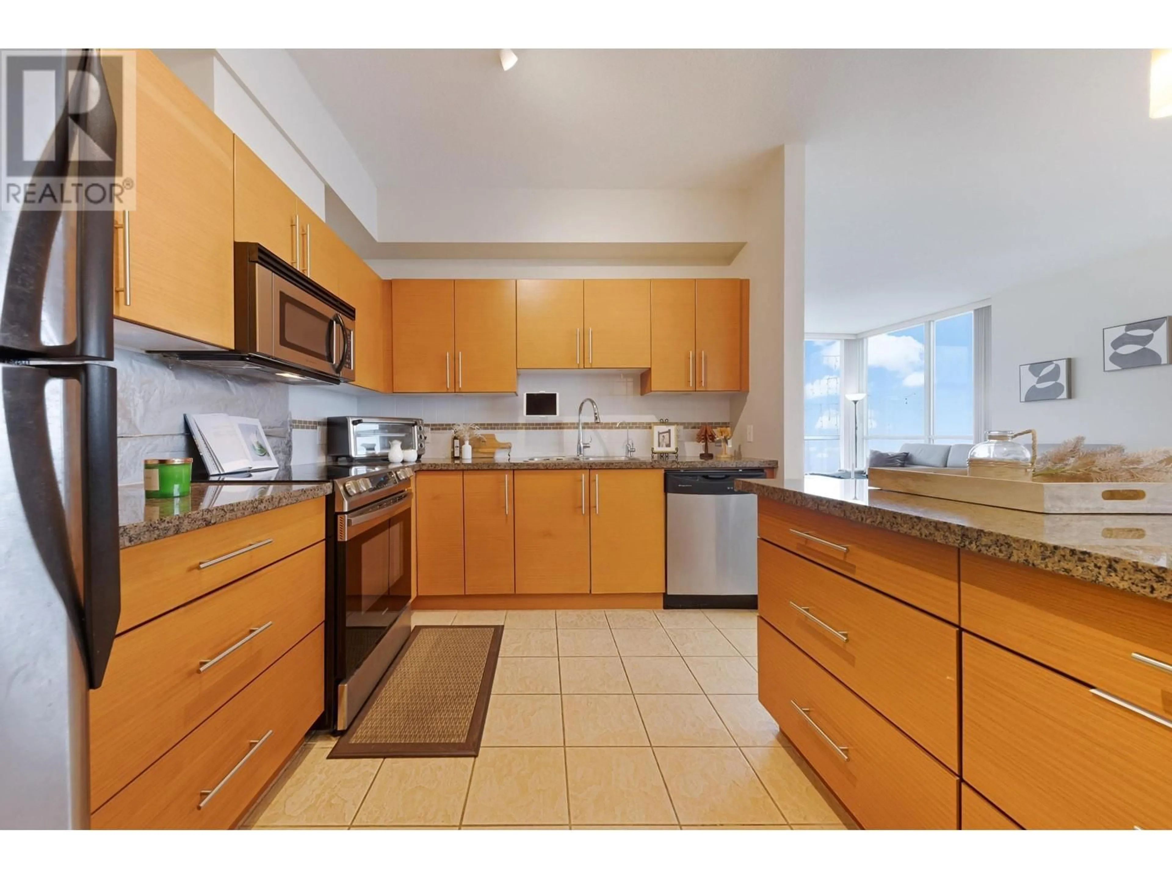 Standard kitchen, unknown for 3002 - 2225 HOLDOM AVENUE, Burnaby British Columbia V5B0A1