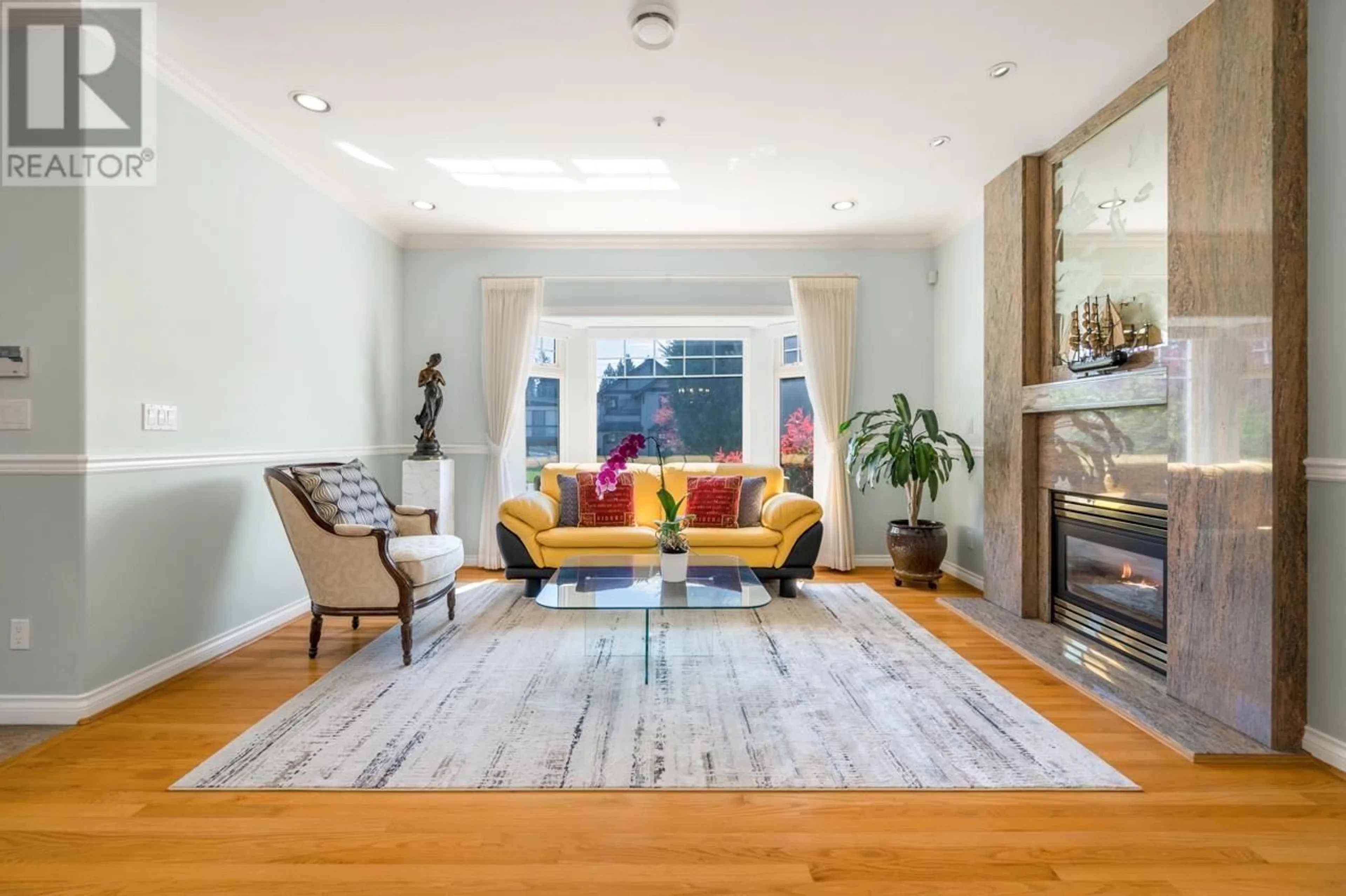 Living room with furniture, unknown for 2739 32ND AVENUE, Vancouver British Columbia V6L2B4