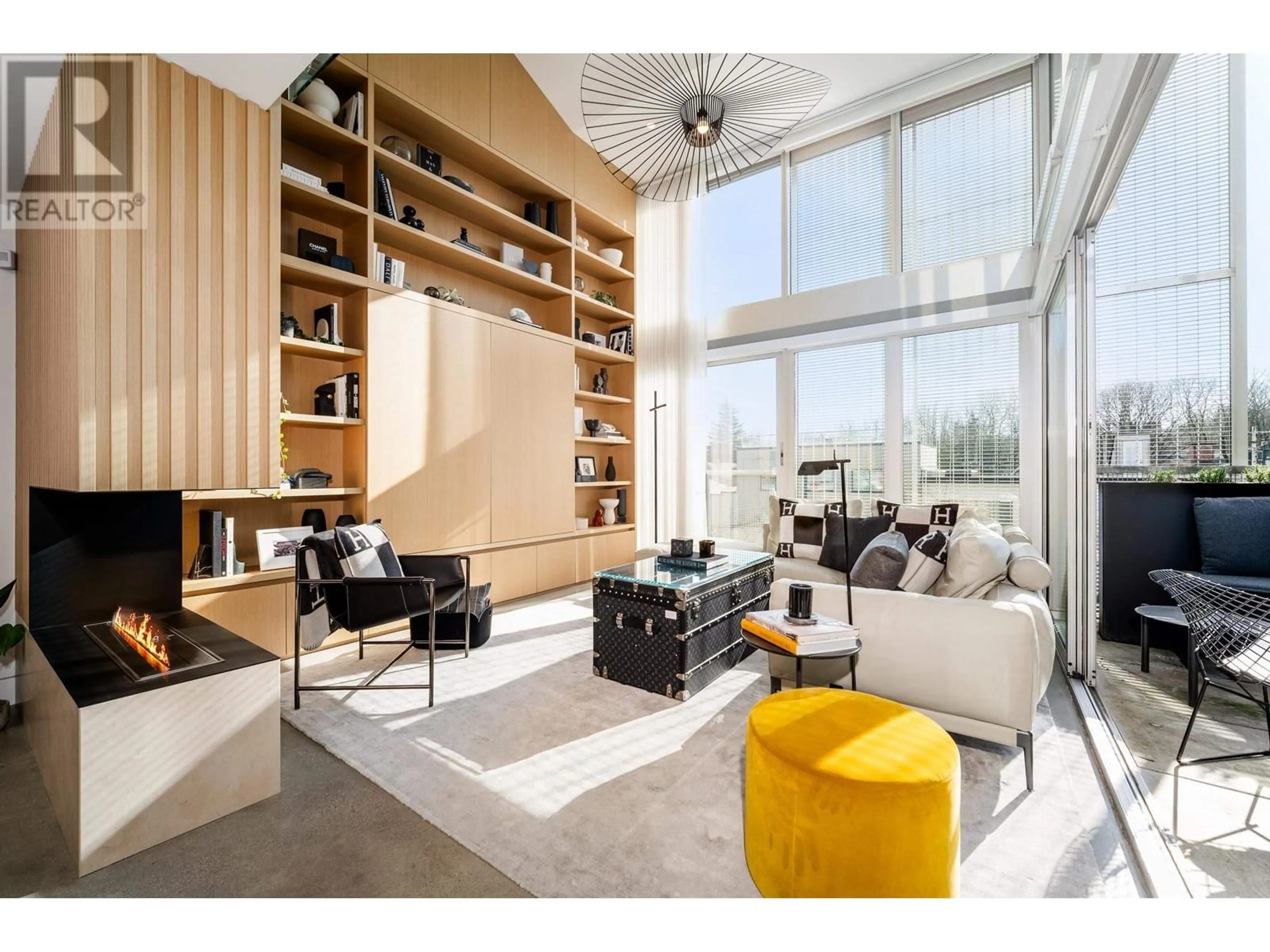 Living room with furniture, unknown for 401 - 4387 10TH AVENUE, Vancouver British Columbia V6R2H6