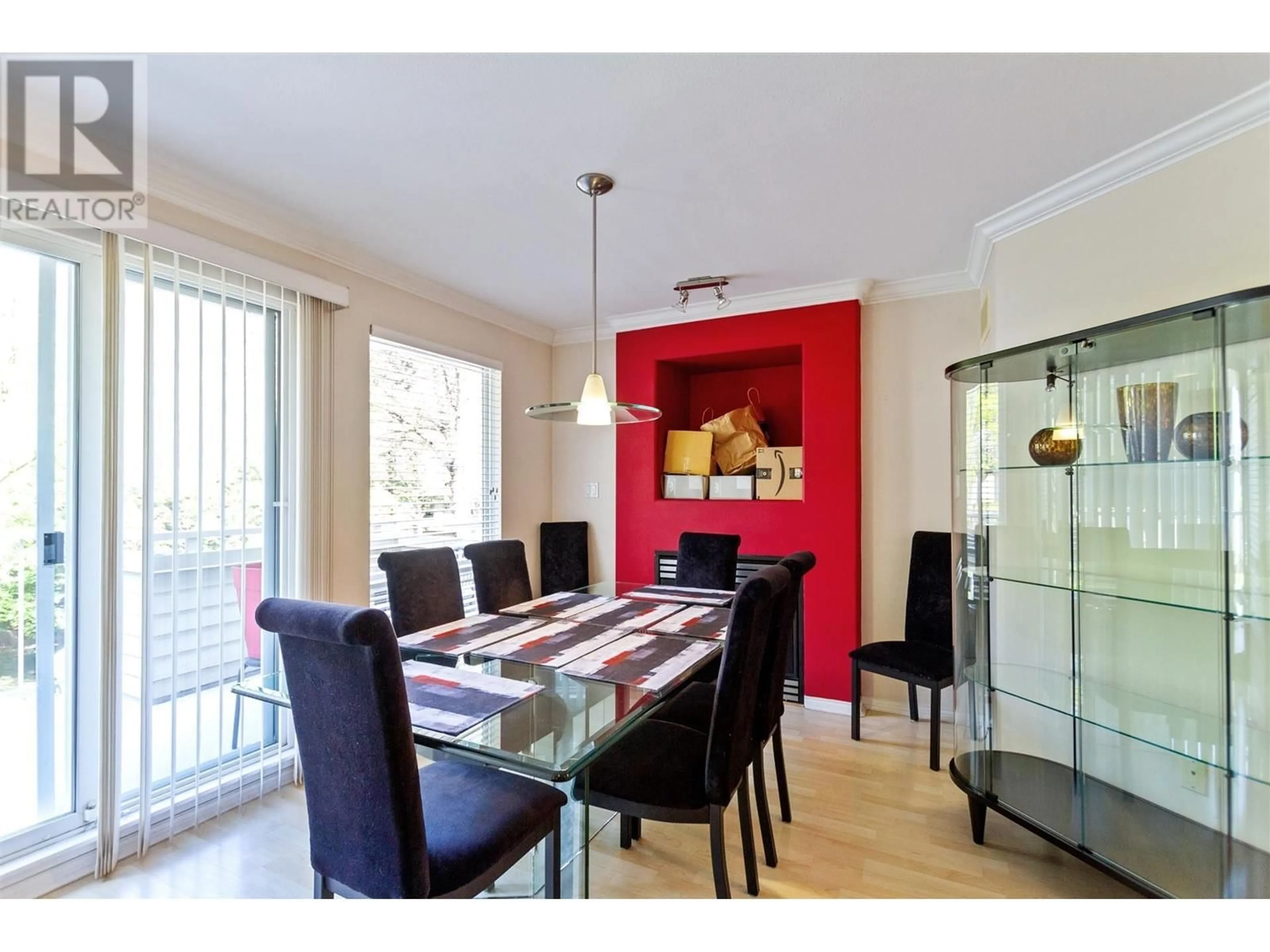 Dining room, wood/laminate floor for 25 - 8701 16TH AVENUE, Burnaby British Columbia V3N5B5