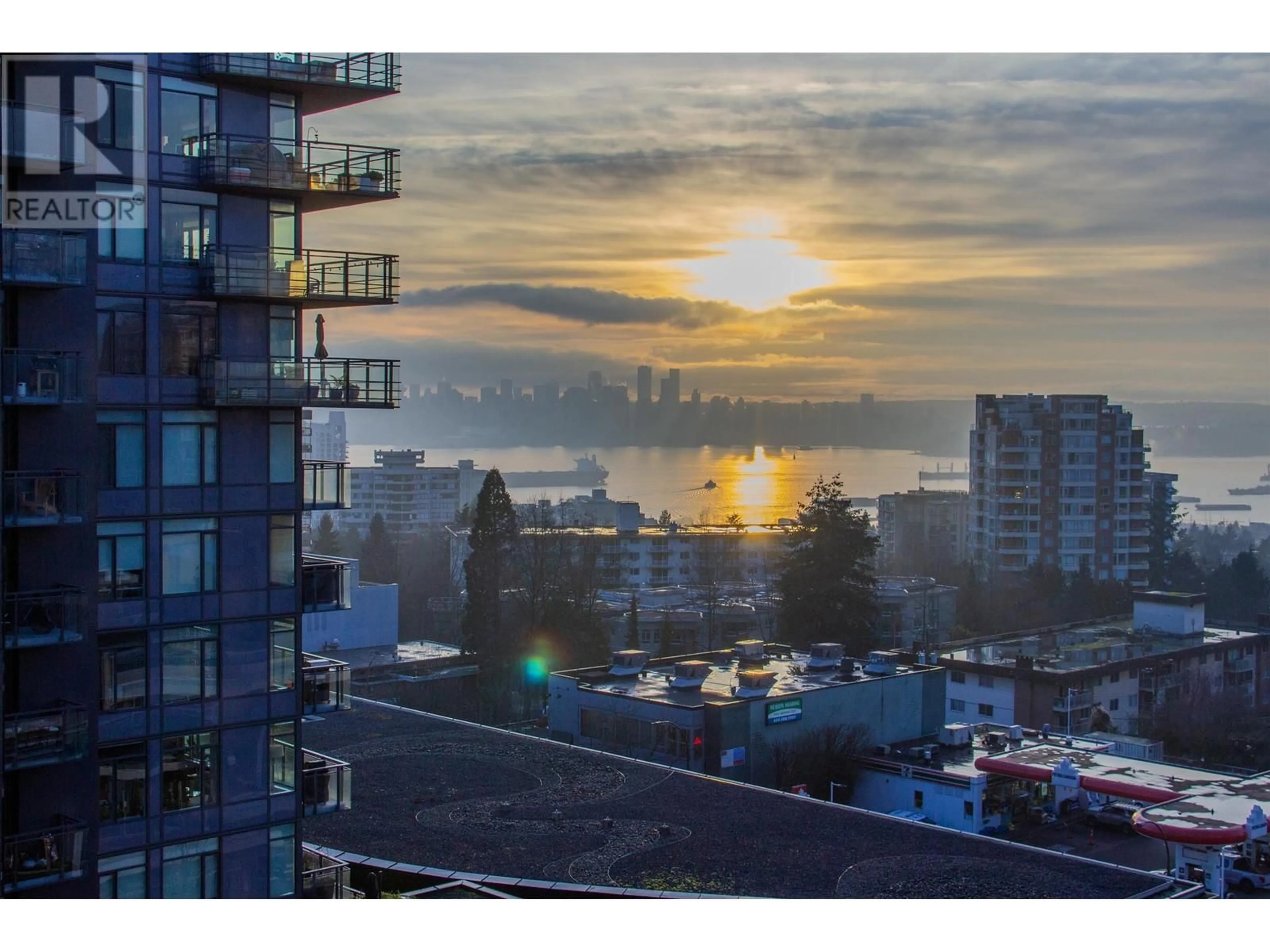 Blurry image for 803 - 112 13 STREET, North Vancouver British Columbia V7L0E4