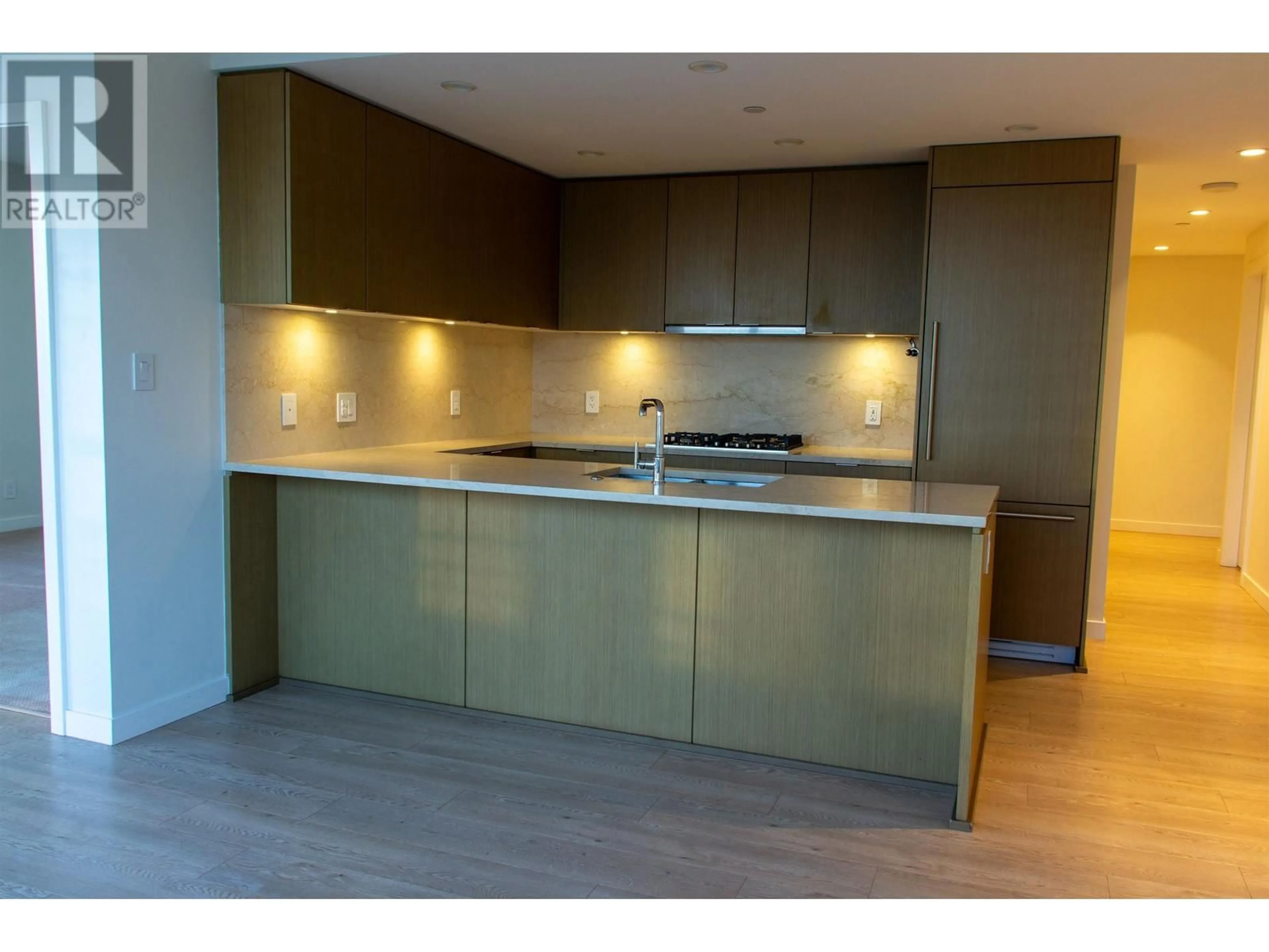 Standard kitchen, wood/laminate floor for 803 - 112 13 STREET, North Vancouver British Columbia V7L0E4