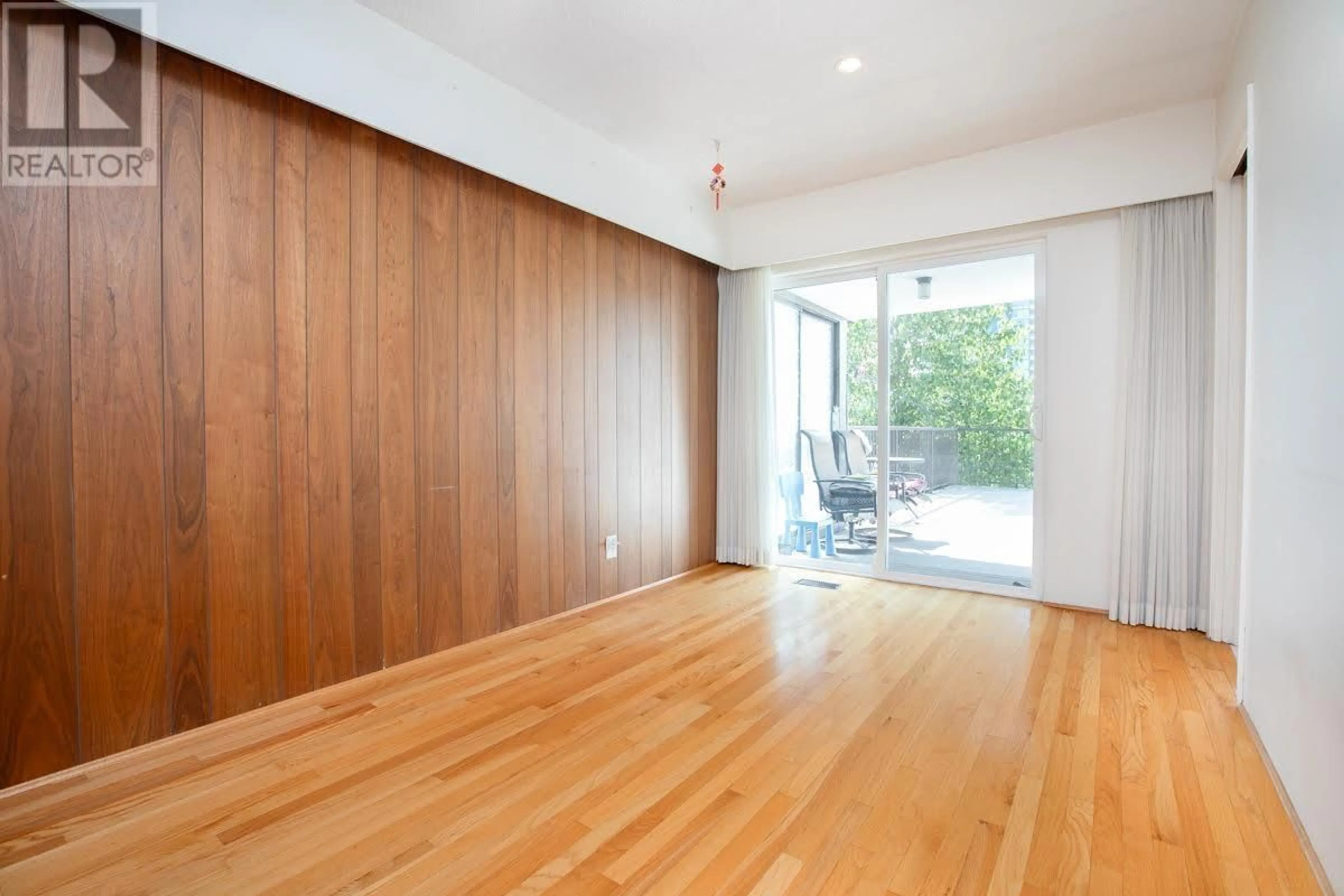 Indoor foyer for 532 64TH AVENUE, Vancouver British Columbia V6P2K9