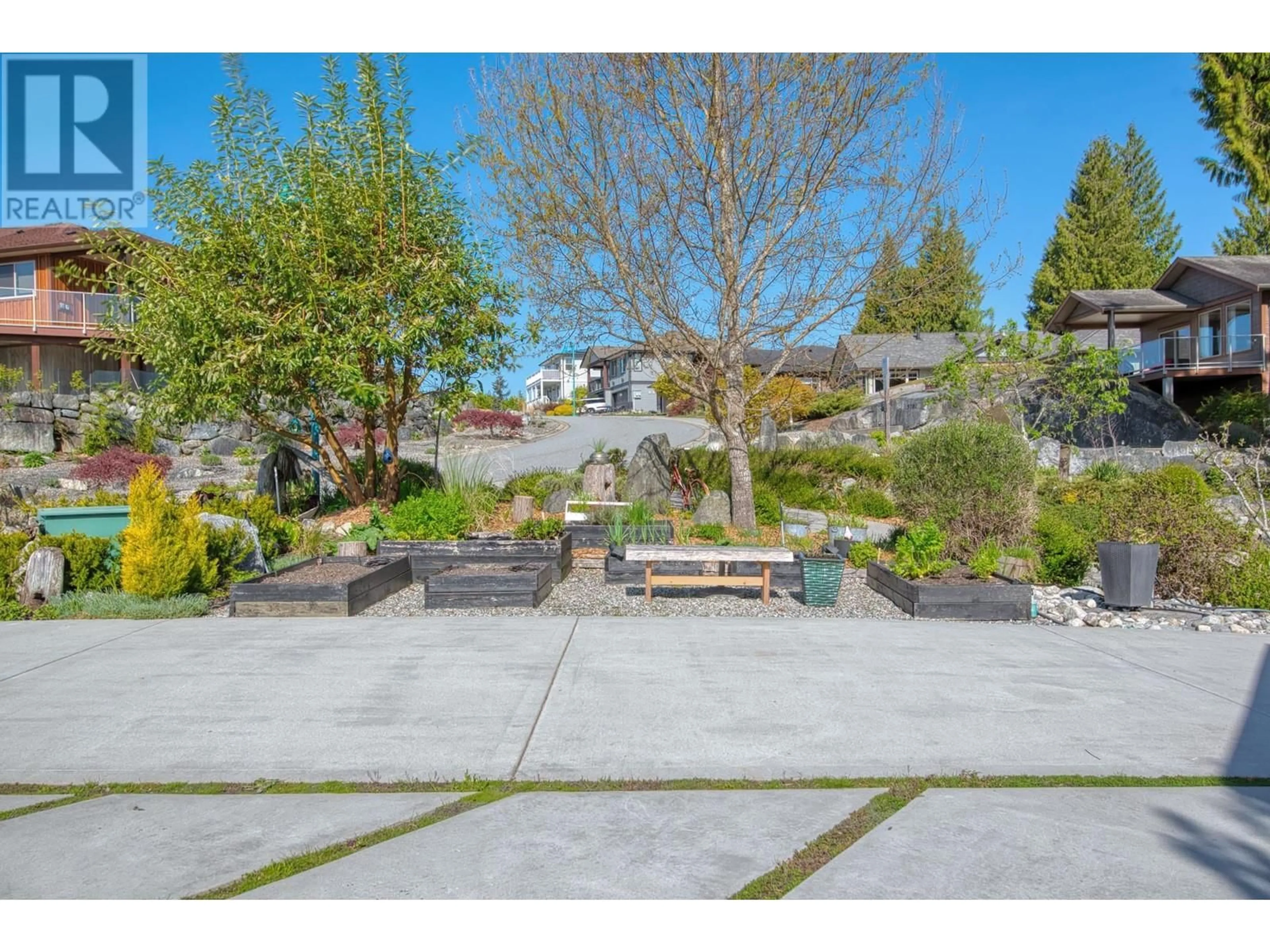 Patio, unknown for 5769 GENNI'S WAY, Sechelt British Columbia V7Z0N8