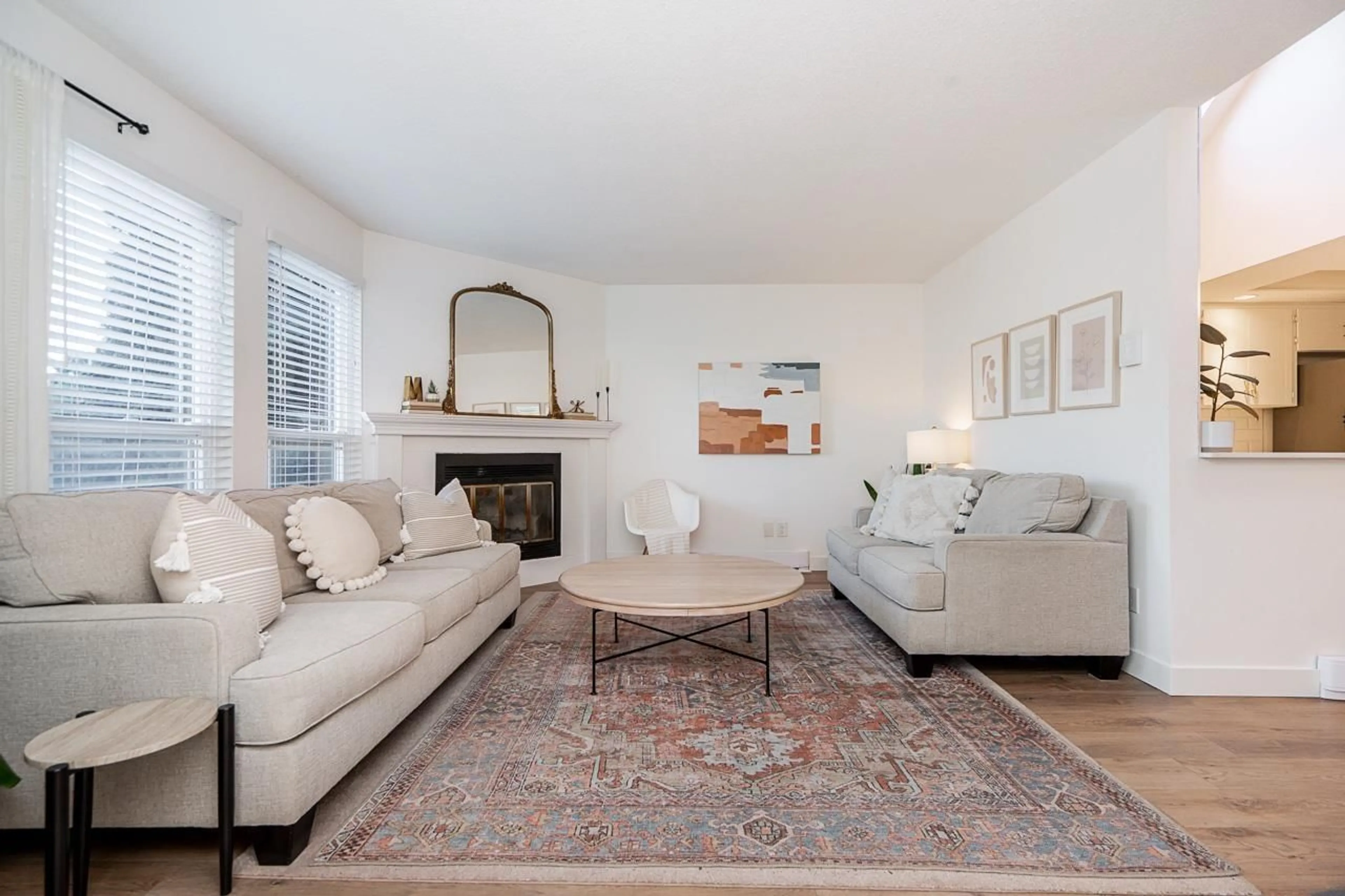 Living room with furniture, unknown for 19422 61, Surrey British Columbia V3S7L3
