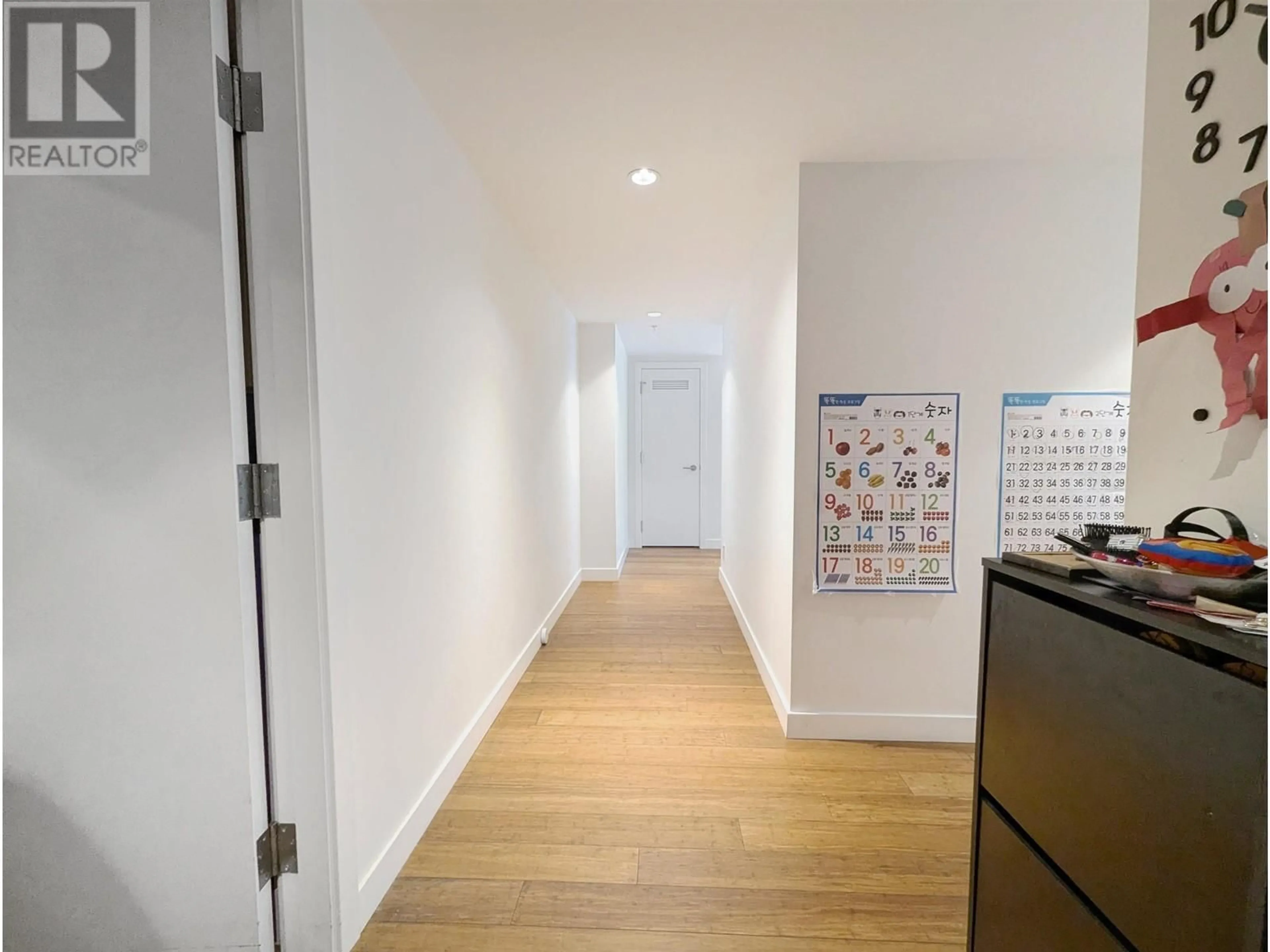 A pic of a room for 809 - 777 RICHARDS STREET, Vancouver British Columbia V6B0M6