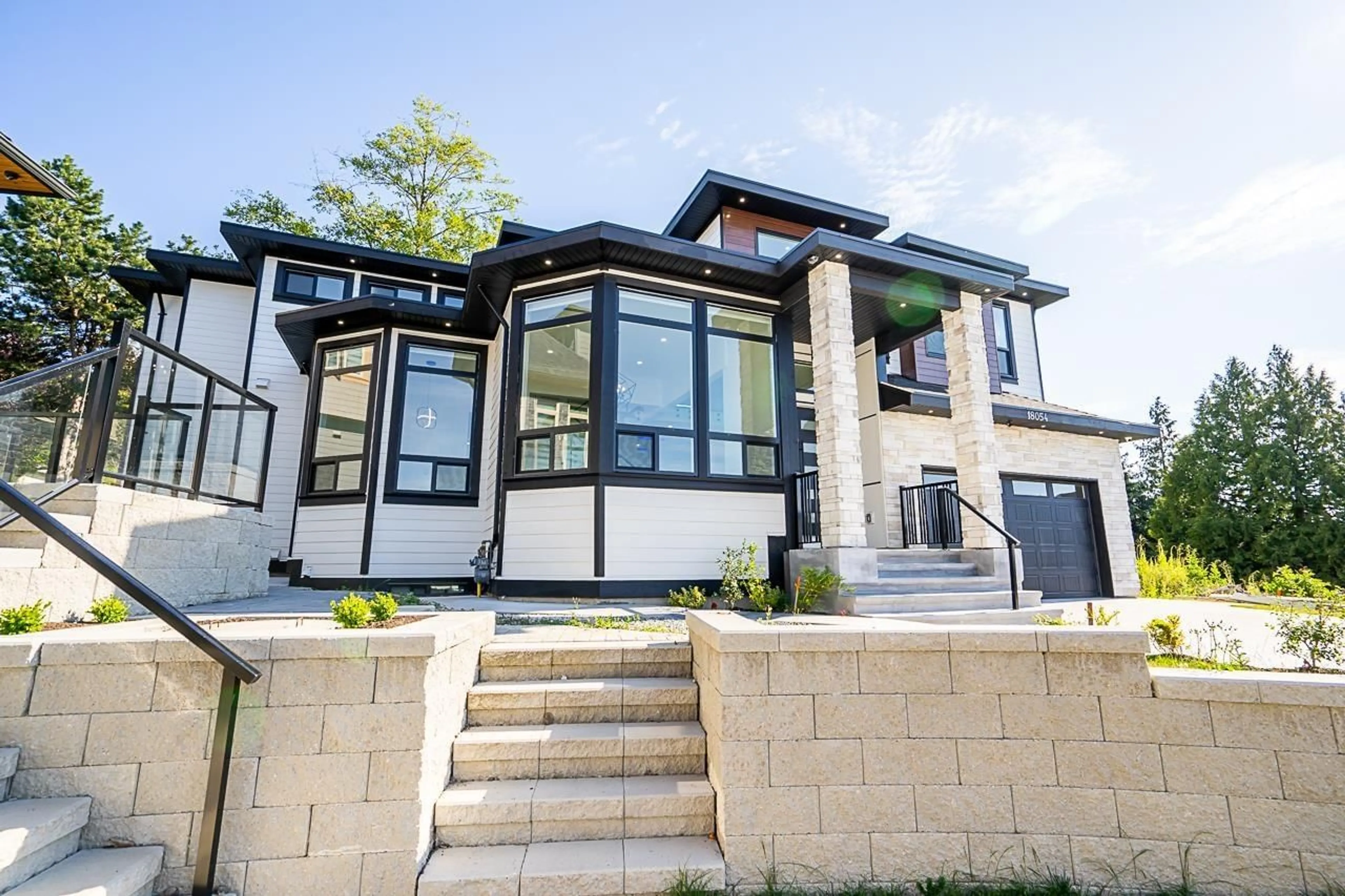 Home with vinyl exterior material, unknown for 18054 63B, Surrey British Columbia V3S4G1