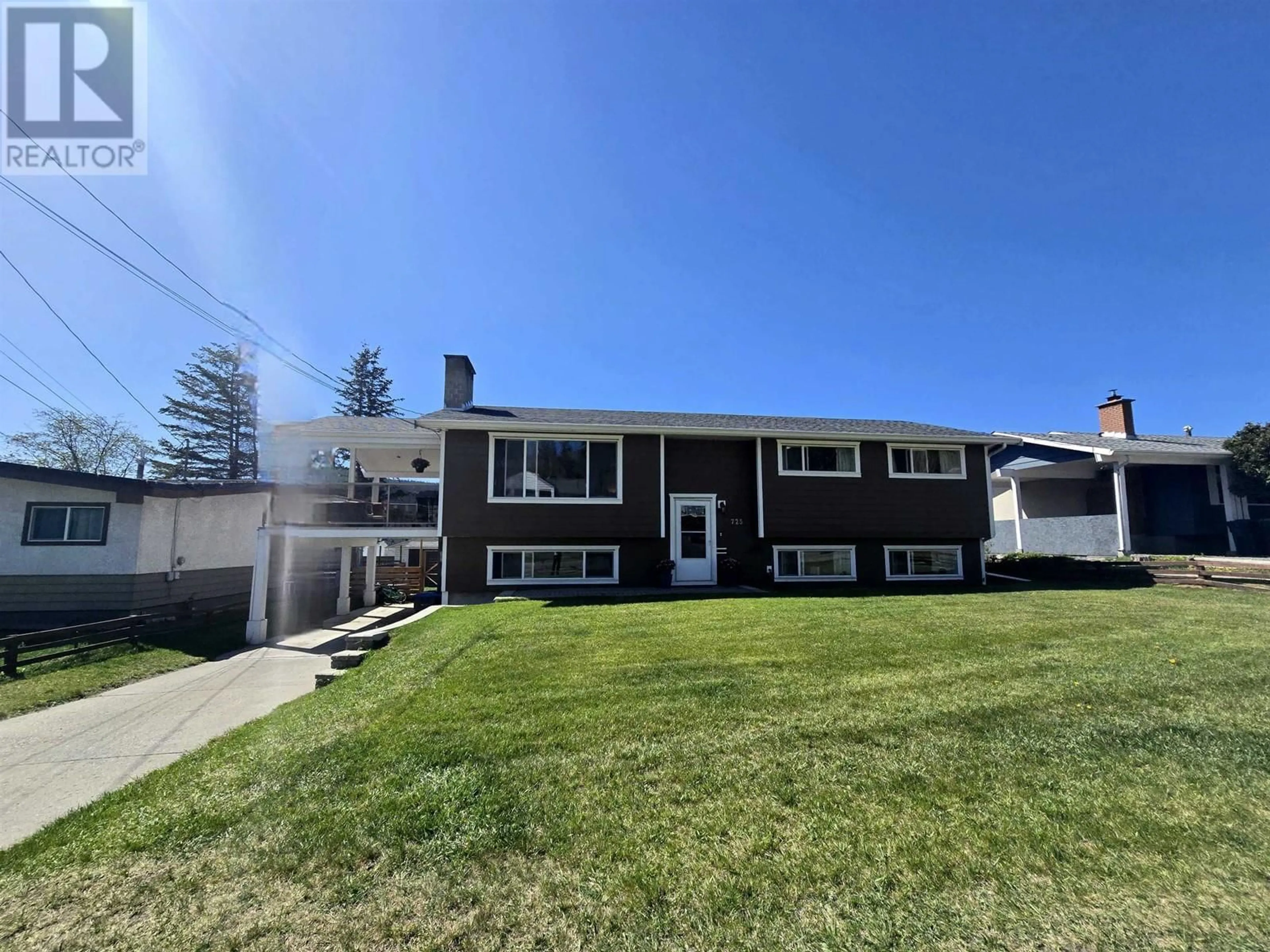 A pic from outside/outdoor area/front of a property/back of a property/a pic from drone, street for 725 PIGEON AVENUE, Williams Lake British Columbia V2G2B4