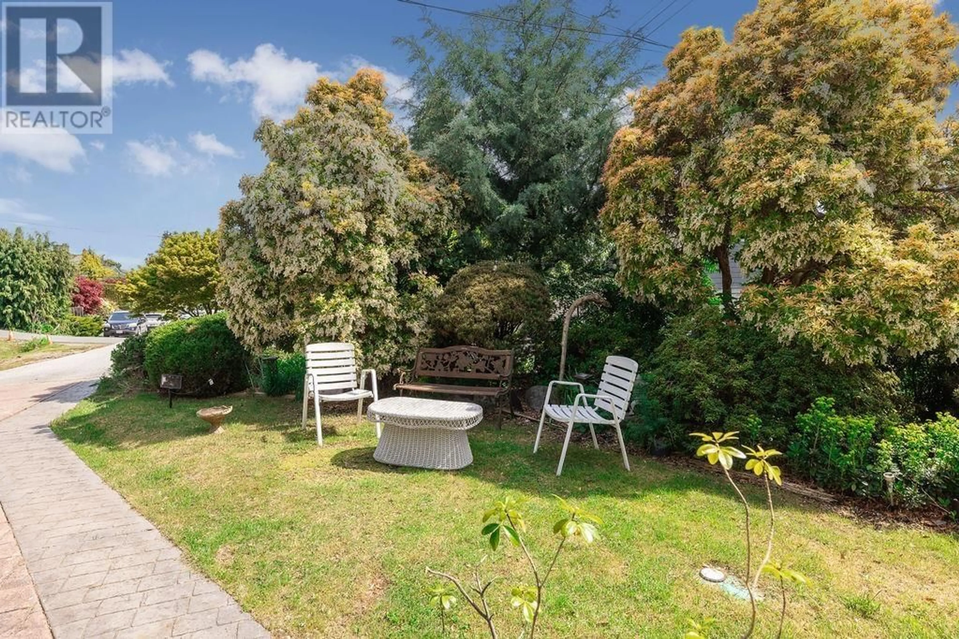 Patio, forest/trees view for 483 SARGENT ROAD, Gibsons British Columbia V0N1V9