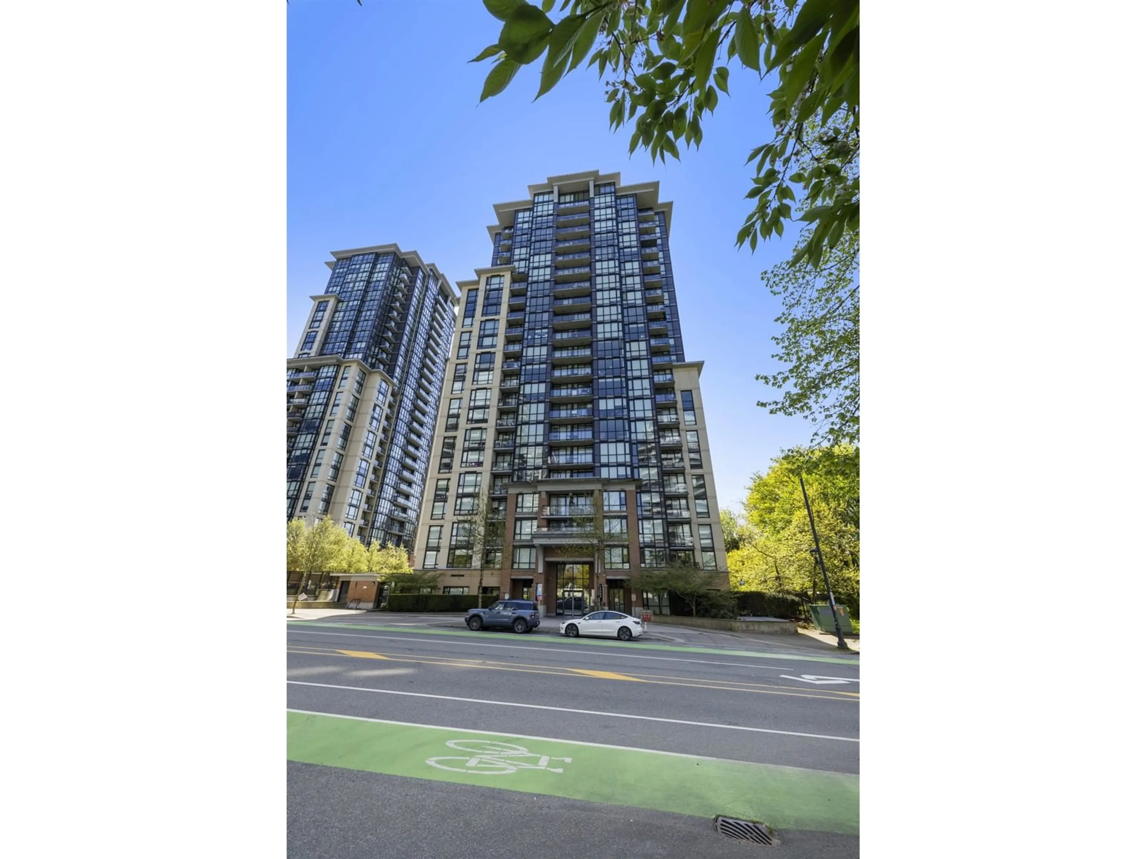 A pic from outside/outdoor area/front of a property/back of a property/a pic from drone, street for 803 - 13380 108, Surrey British Columbia V3T0E7