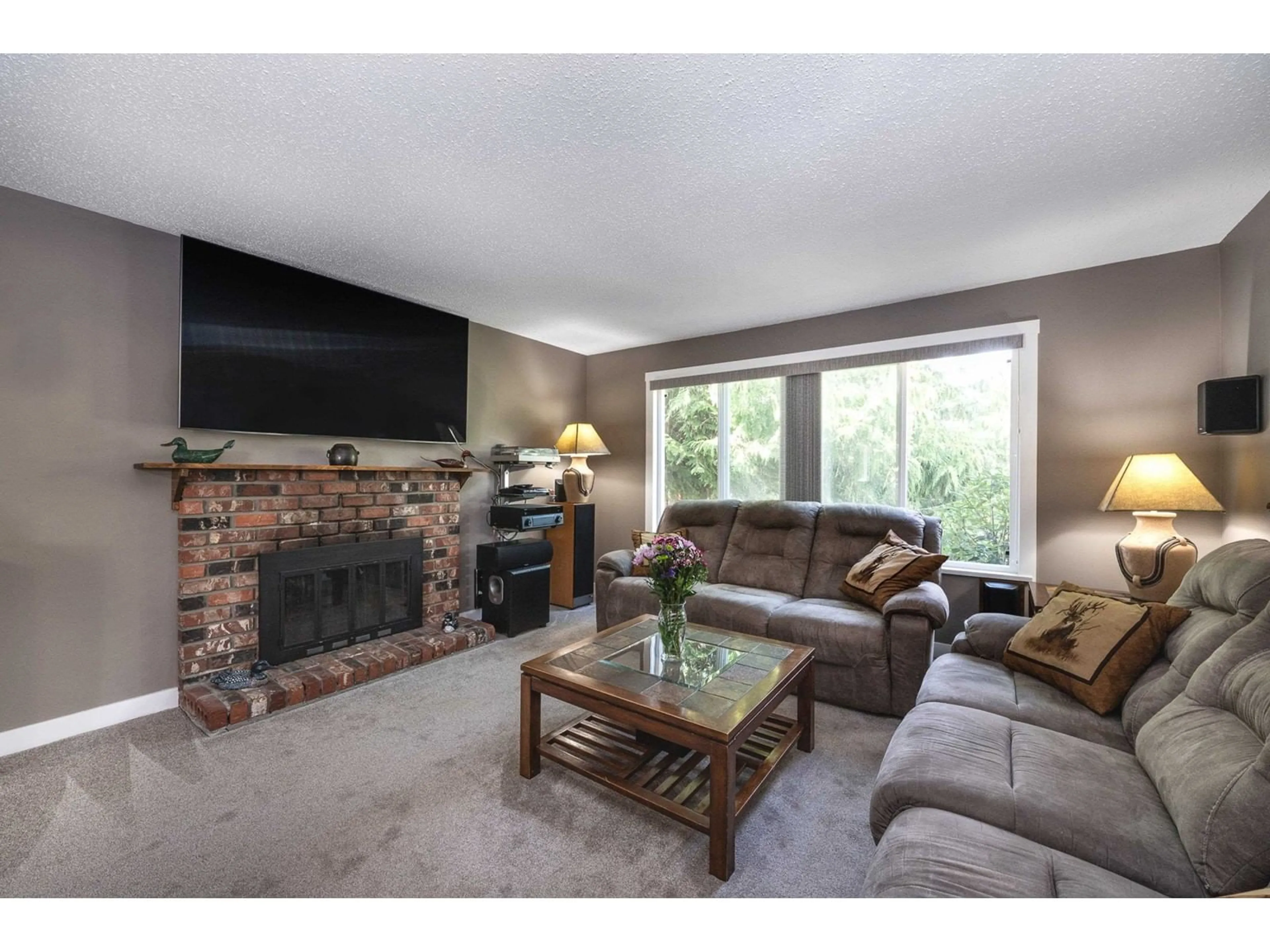 Living room with furniture, unknown for 27052 34A, Langley British Columbia V4W3H3