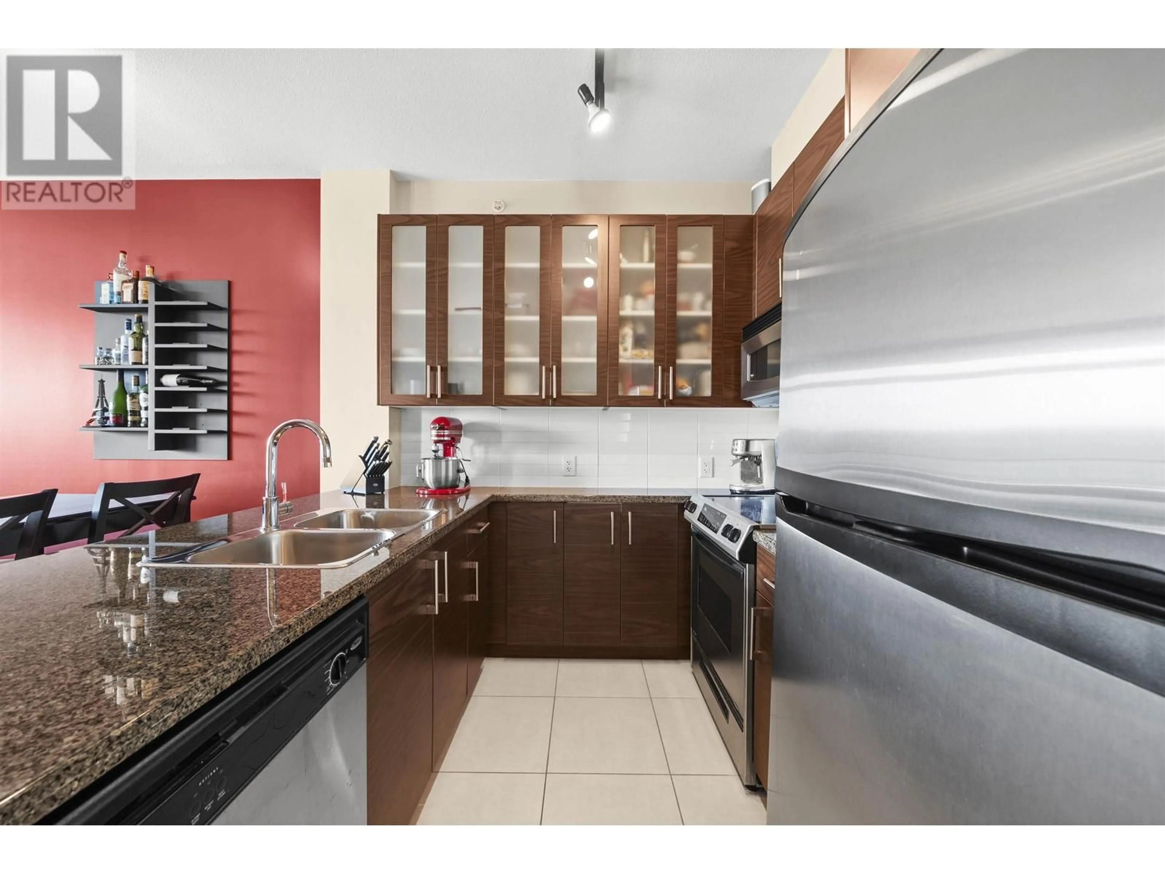 Standard kitchen, ceramic/tile floor for 1402 - 2345 MADISON AVENUE, Burnaby British Columbia V5C0B4