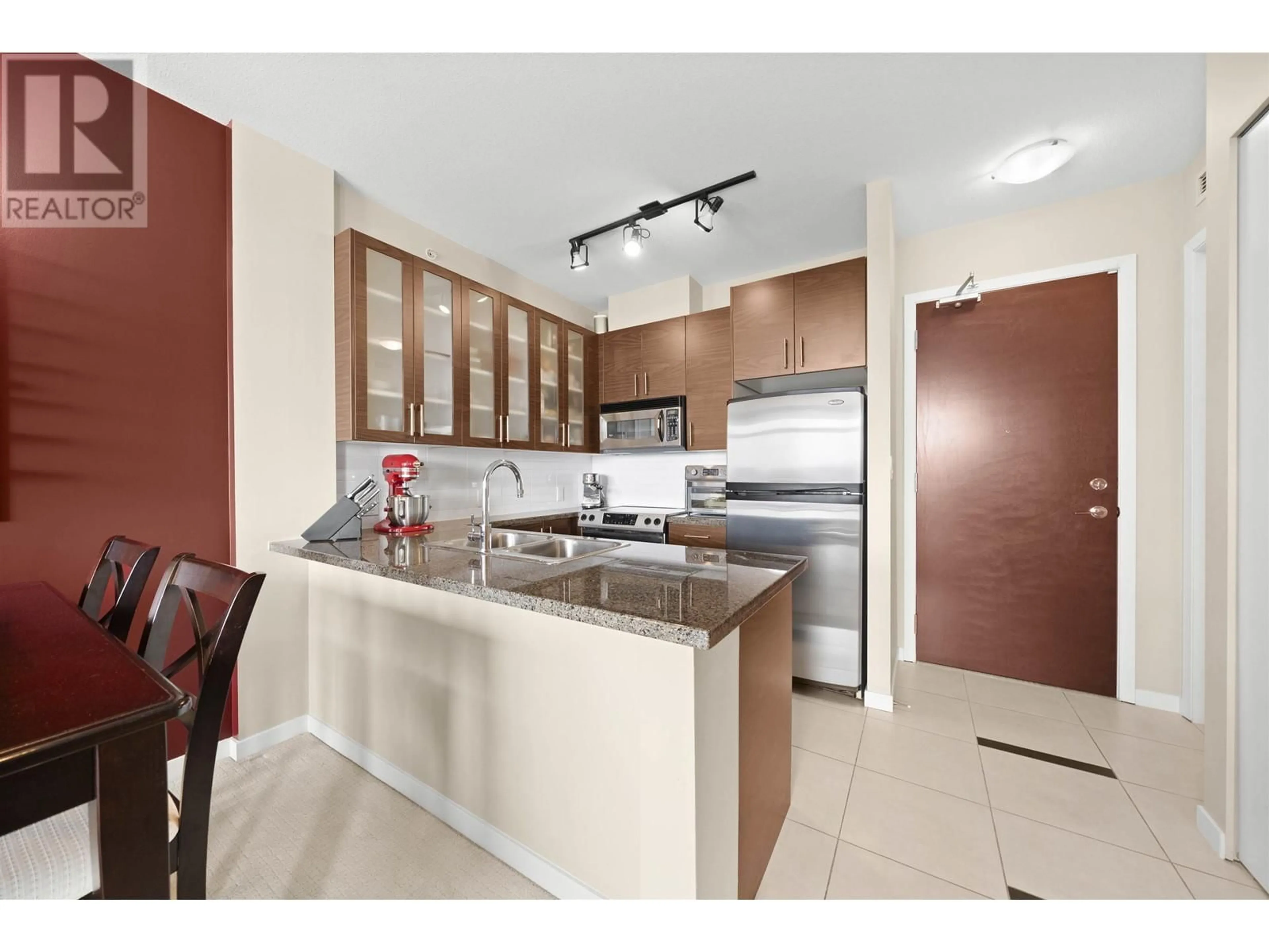Standard kitchen, unknown for 1402 - 2345 MADISON AVENUE, Burnaby British Columbia V5C0B4