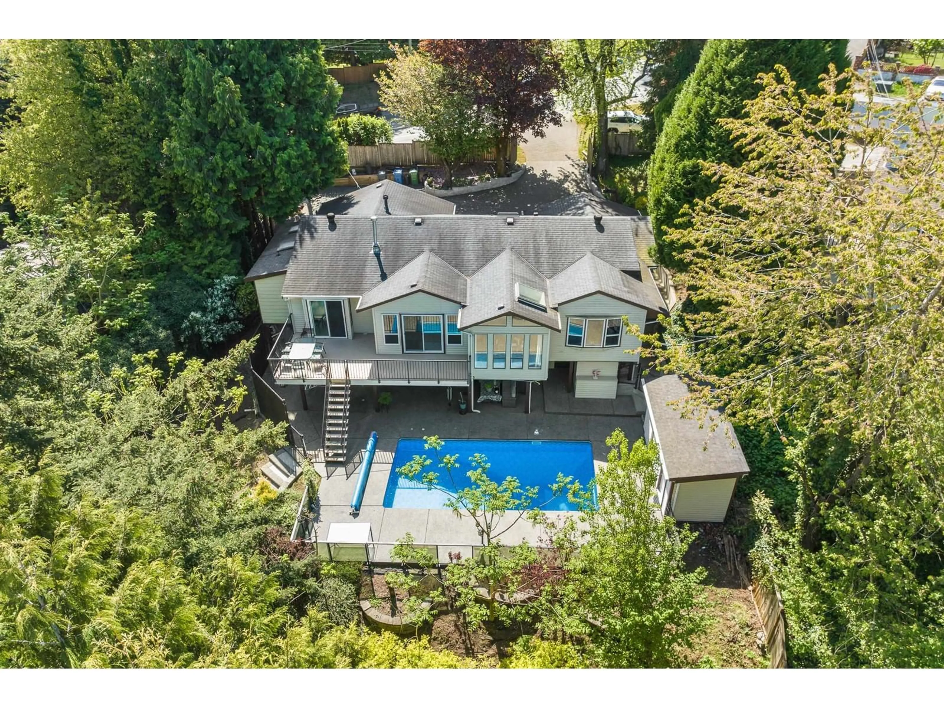 A pic from outside/outdoor area/front of a property/back of a property/a pic from drone, unknown for 31709 OLD YALE, Abbotsford British Columbia V2T2B6