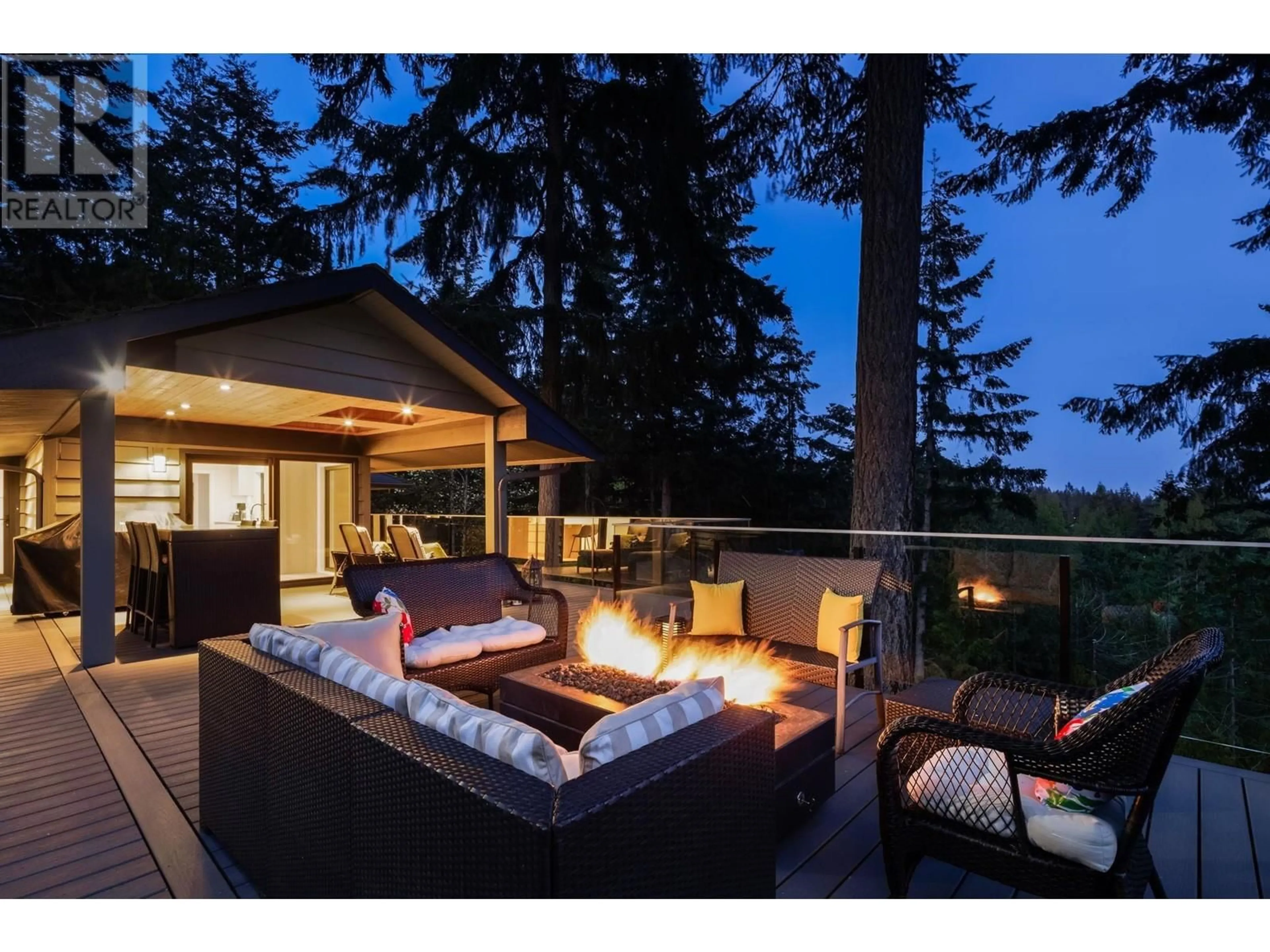 Patio, unknown for 4044 ALMONDEL ROAD, West Vancouver British Columbia V7V3A8