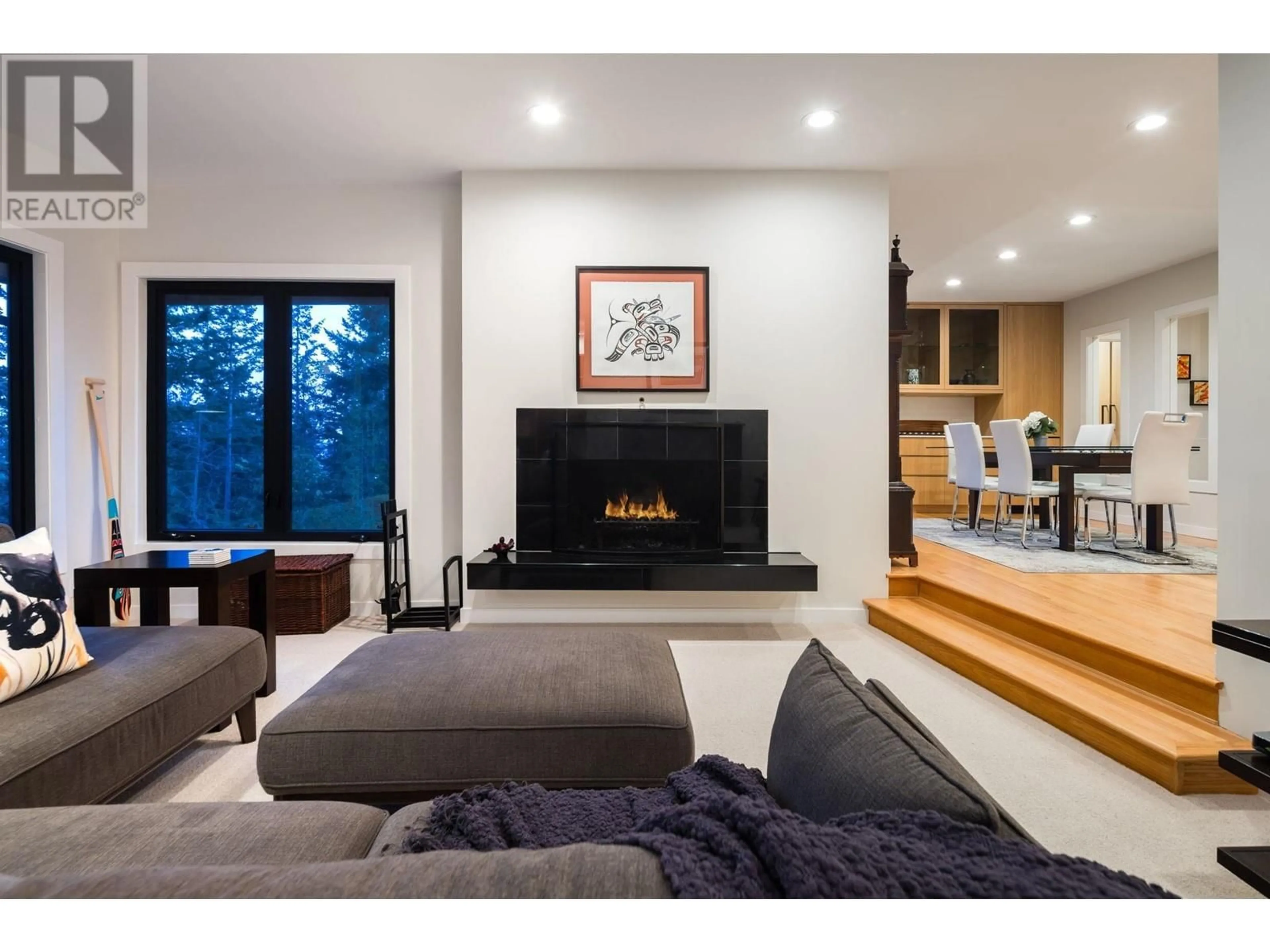 Living room with furniture, unknown for 4044 ALMONDEL ROAD, West Vancouver British Columbia V7V3L5