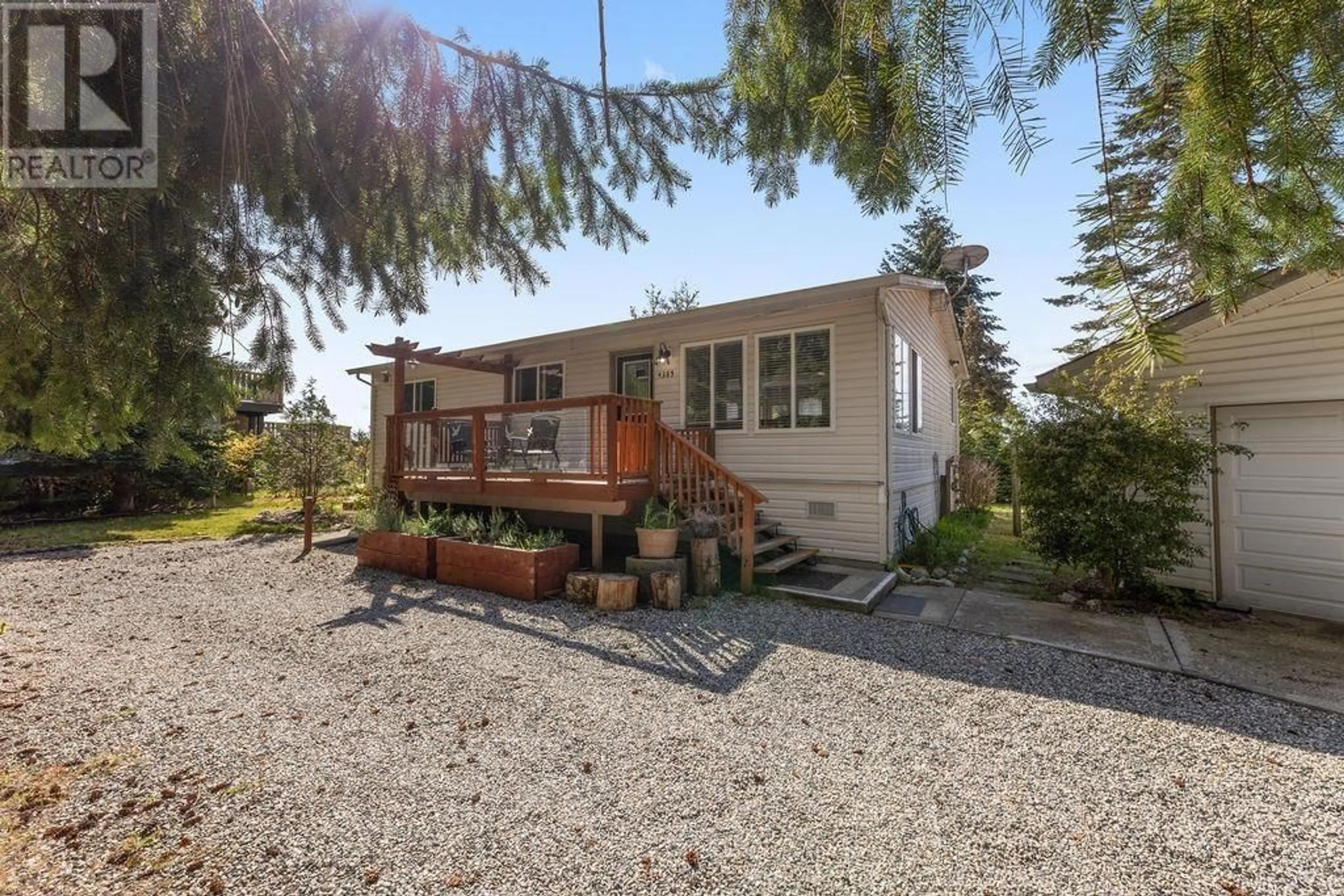 Patio, unknown for 4385 MARBLE ROAD, Sechelt British Columbia V7Z0B1