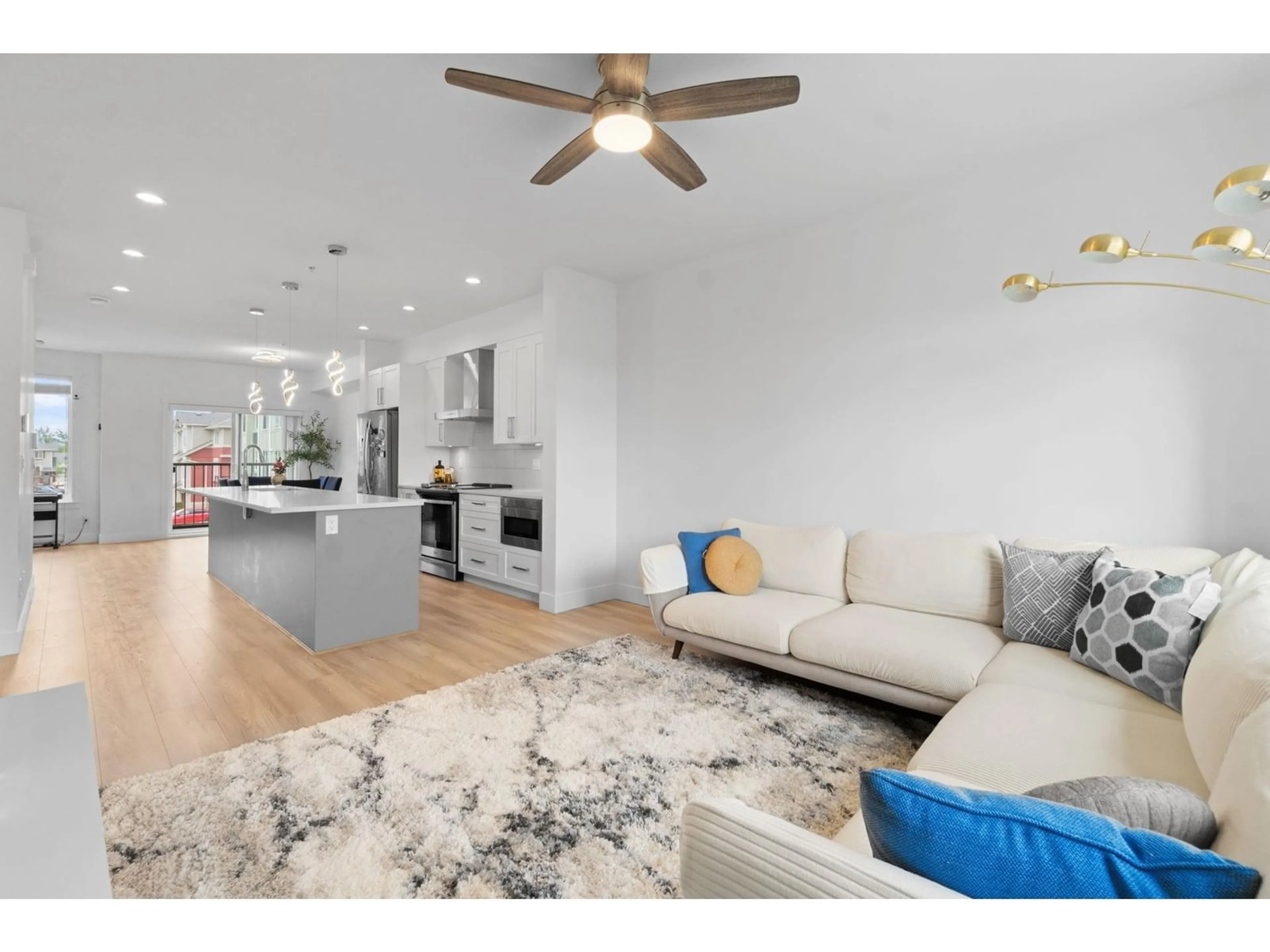 Open concept kitchen, unknown for 151 - 20498 82, Langley British Columbia V2Y0V1